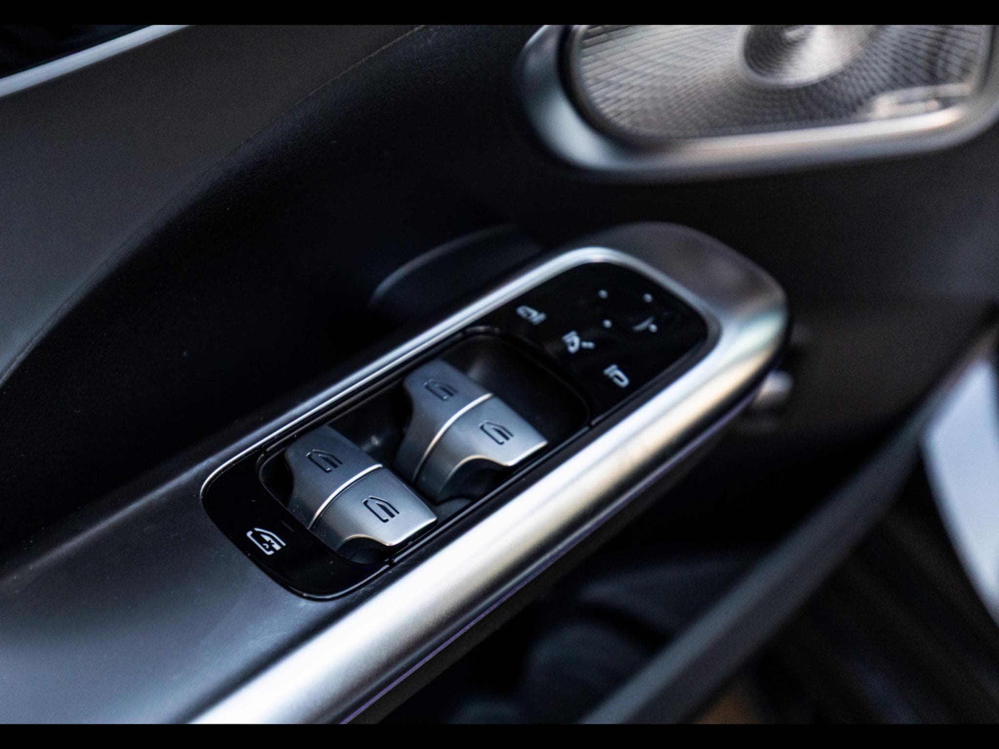 Mercedes C 63 AMG S AMG E PERFORMANCE (680 CH) LIMOUSINE – PACK AÉRODYNAMIQUE (2024) - Photo 21