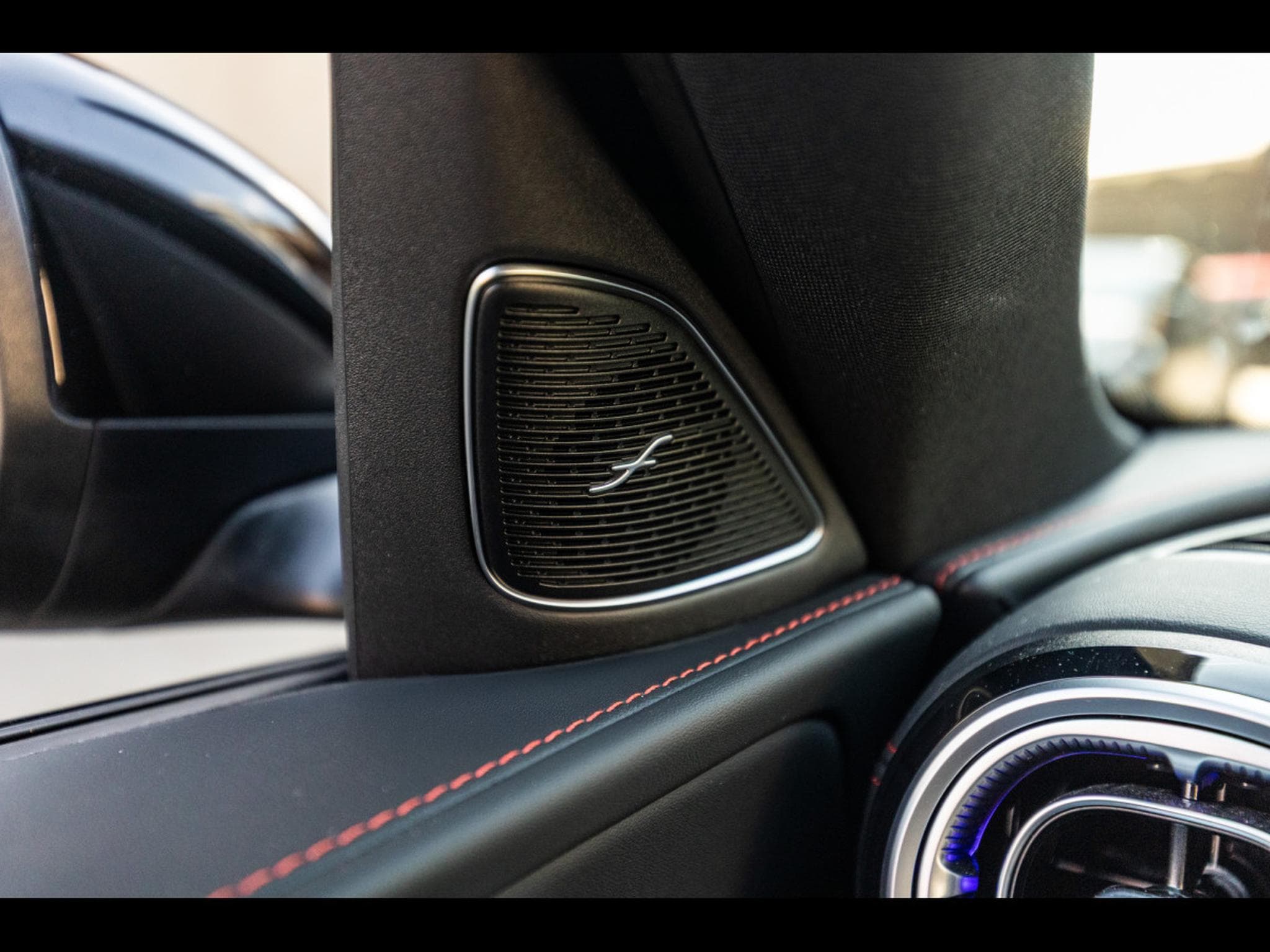 Mercedes C 63 AMG S AMG E PERFORMANCE (680 CH) LIMOUSINE – PACK AÉRODYNAMIQUE (2024) - Photo 23