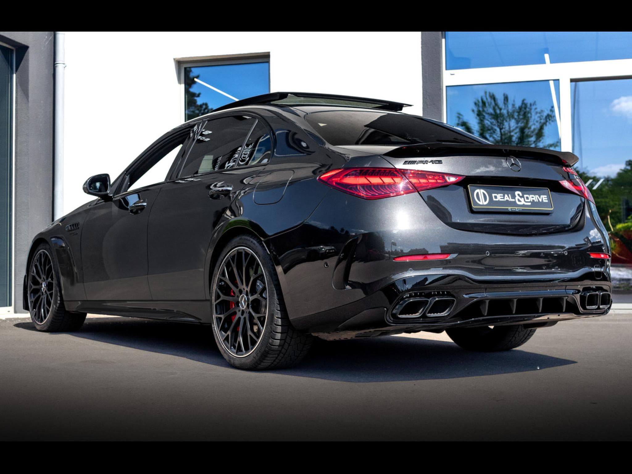 Mercedes C 63 AMG S AMG E PERFORMANCE (680 CH) LIMOUSINE – PACK AÉRODYNAMIQUE (2024) - Photo 3