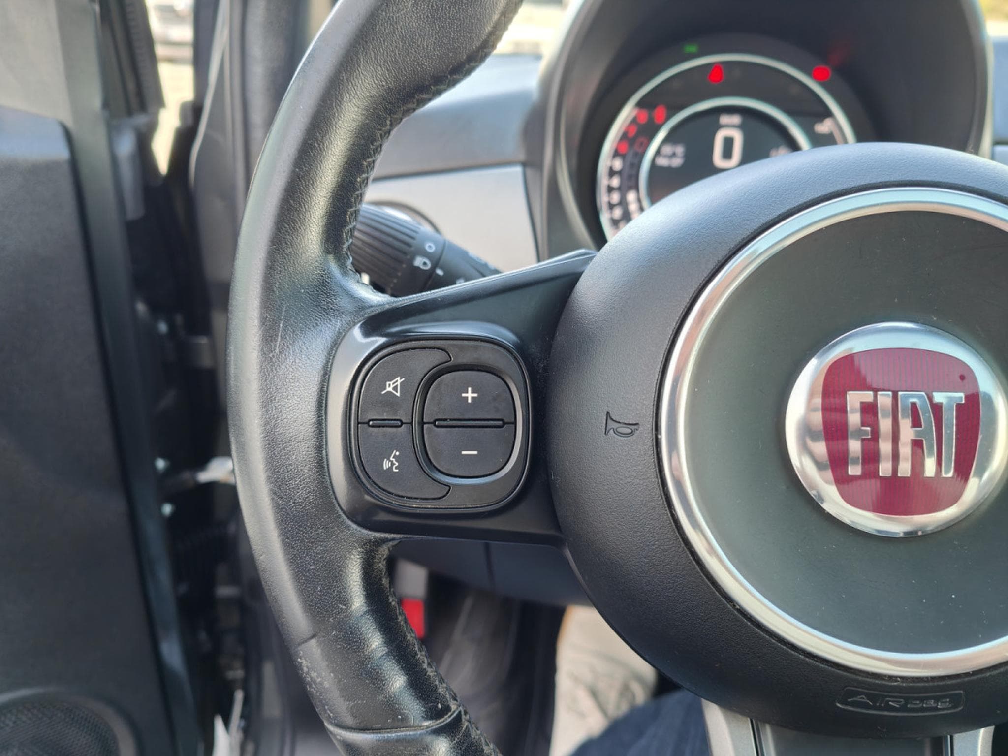 Fiat 500 1.2i BOITE AUTO GPS BLUETOOTH TOIT PANO (2017) - Photo 16