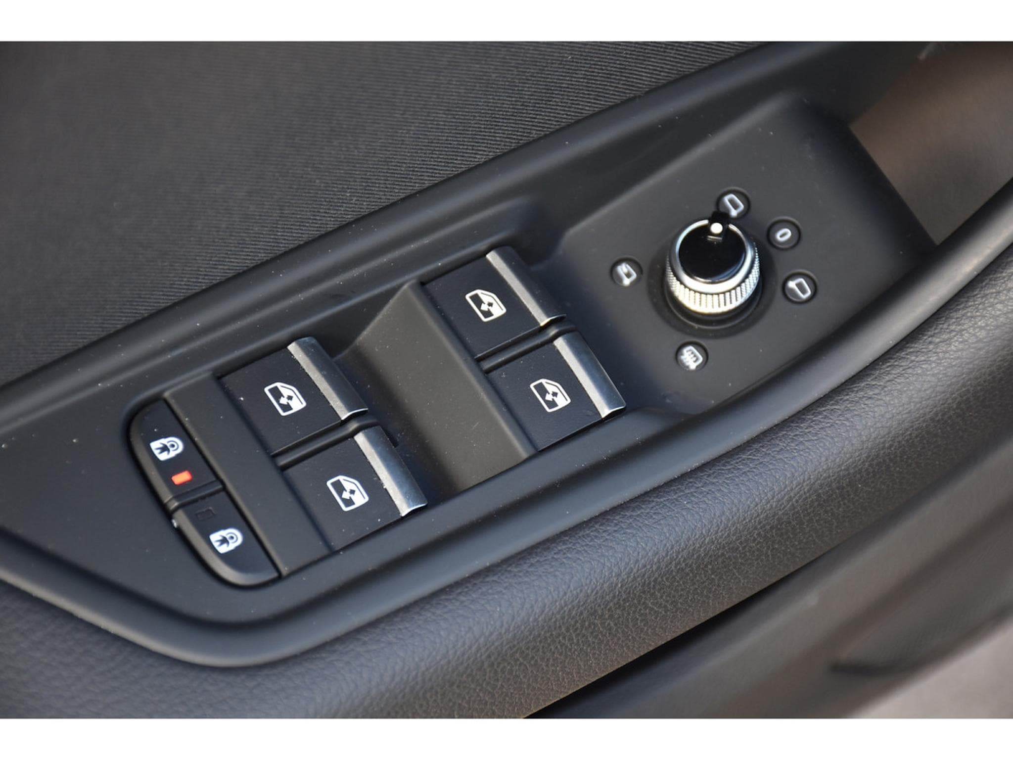 Audi A4 Avant 30 TDI Advanced S-Tronic GPS LANE GARANTIE 05/2029 (2024) - Foto 19