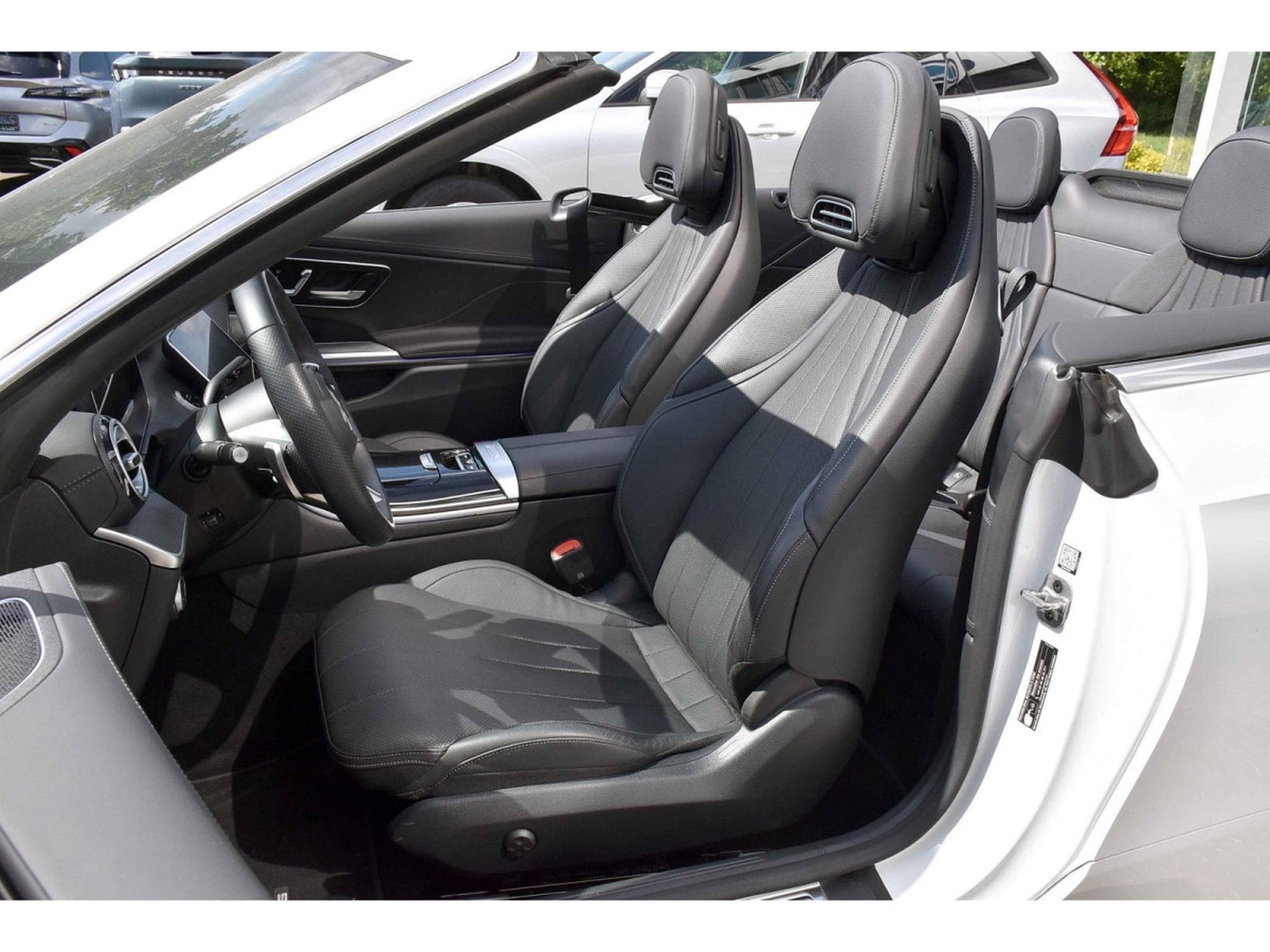 Mercedes CLE 200 AMG Line 9G-Tronic MEMO SG VENT DISTRONIC SIDE AIRSCARF 1°M. (2025) - Foto 8