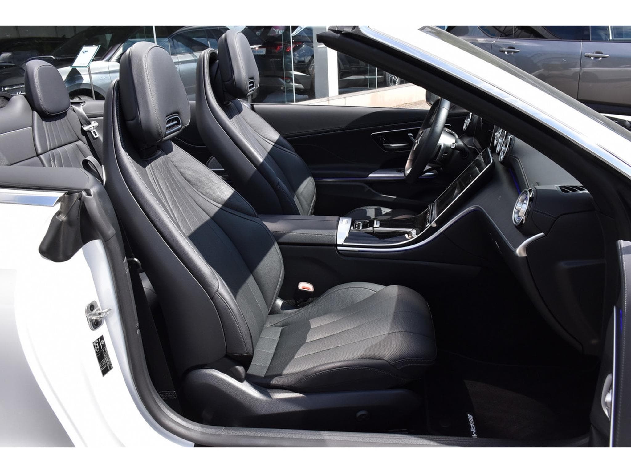 Mercedes CLE 200 AMG Line 9G-Tronic MEMO SG VENT DISTRONIC SIDE AIRSCARF 1°M. (2025) - Foto 9