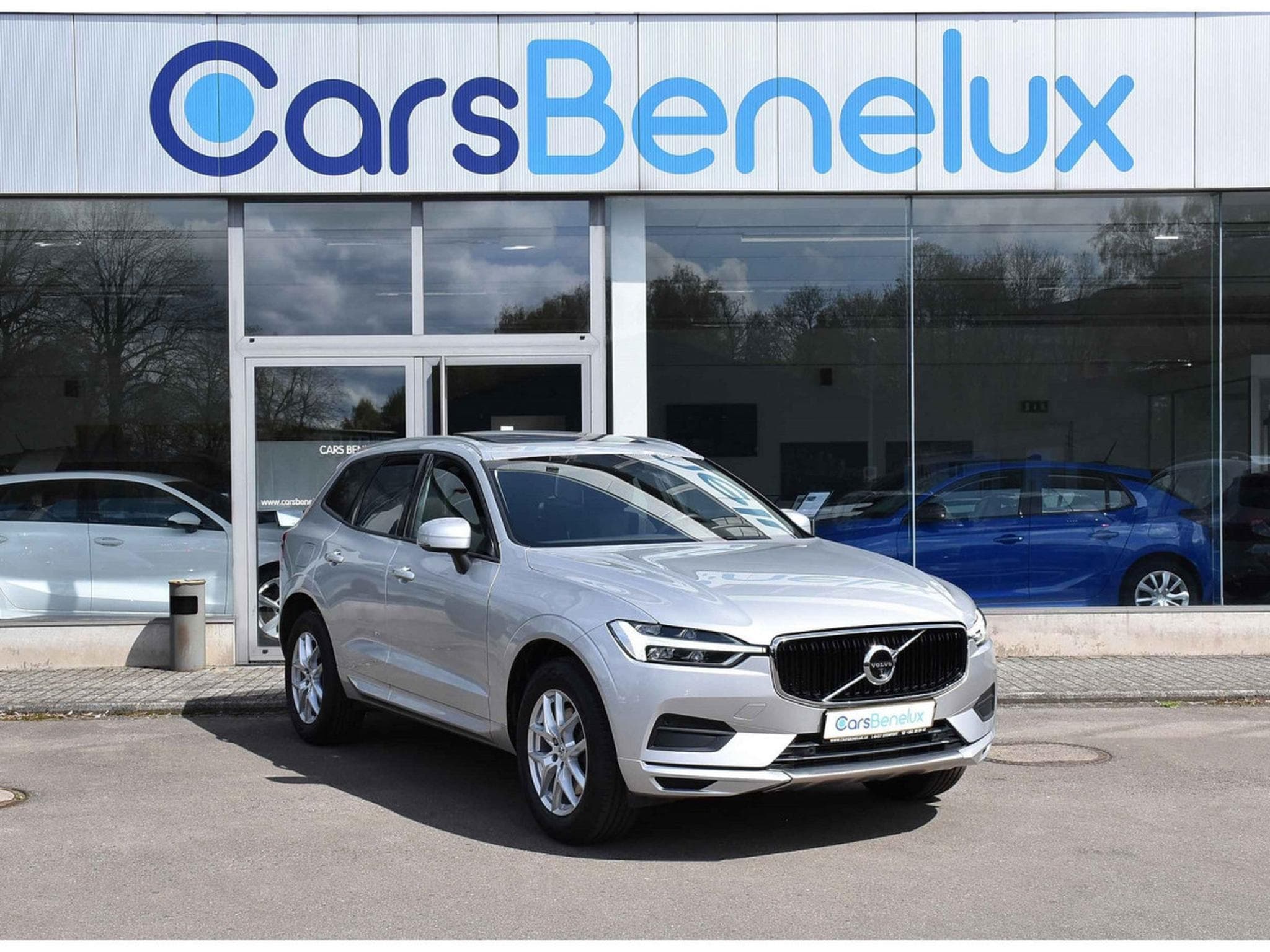 Volvo XC60 2.0 T5 Momentum Geartronic MEMO PANO BLIS CAM360 1° MAIN (2019) - Foto 1