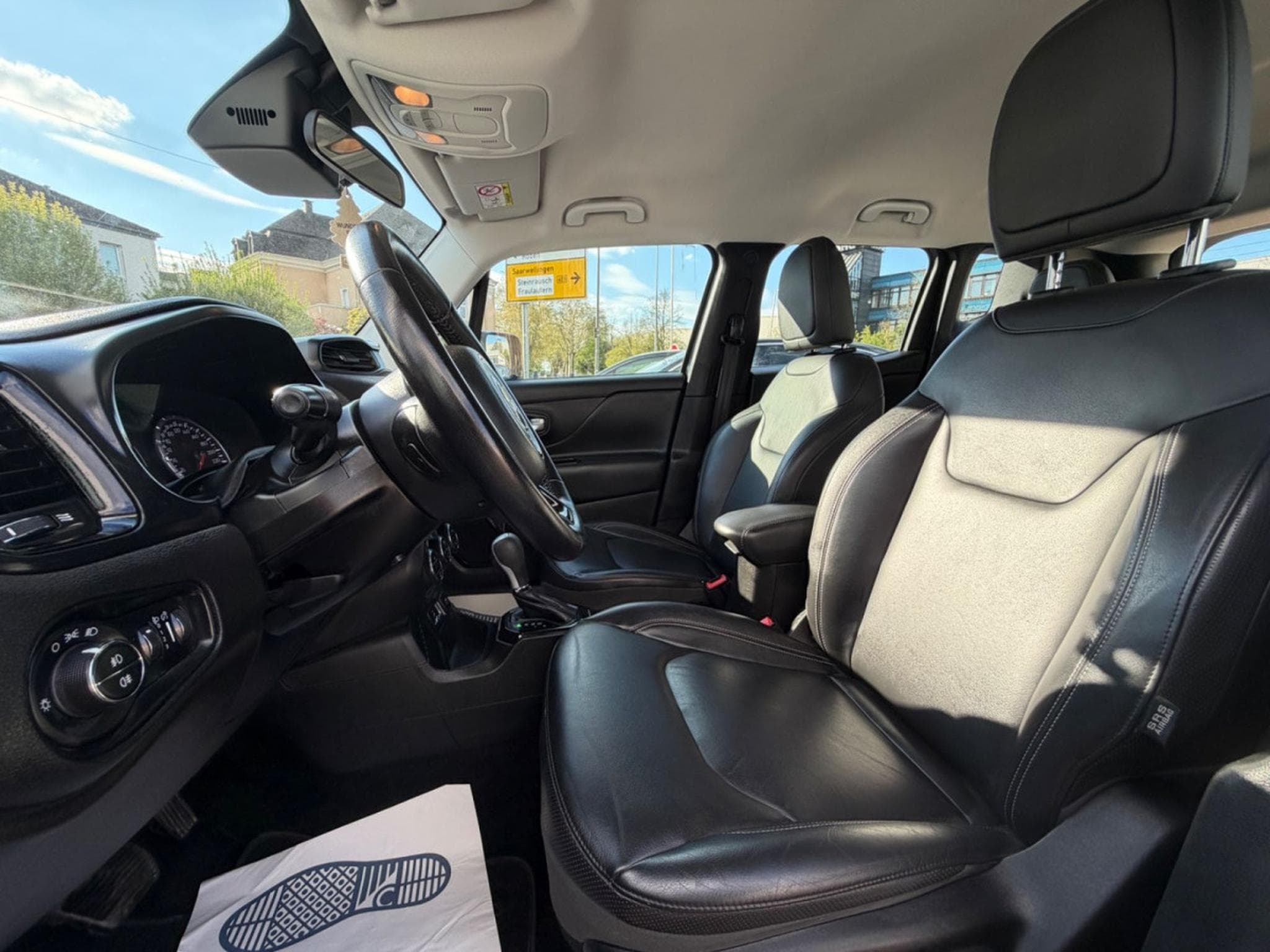 Jeep Renegade Longitude FWD (2018) - Photo 10
