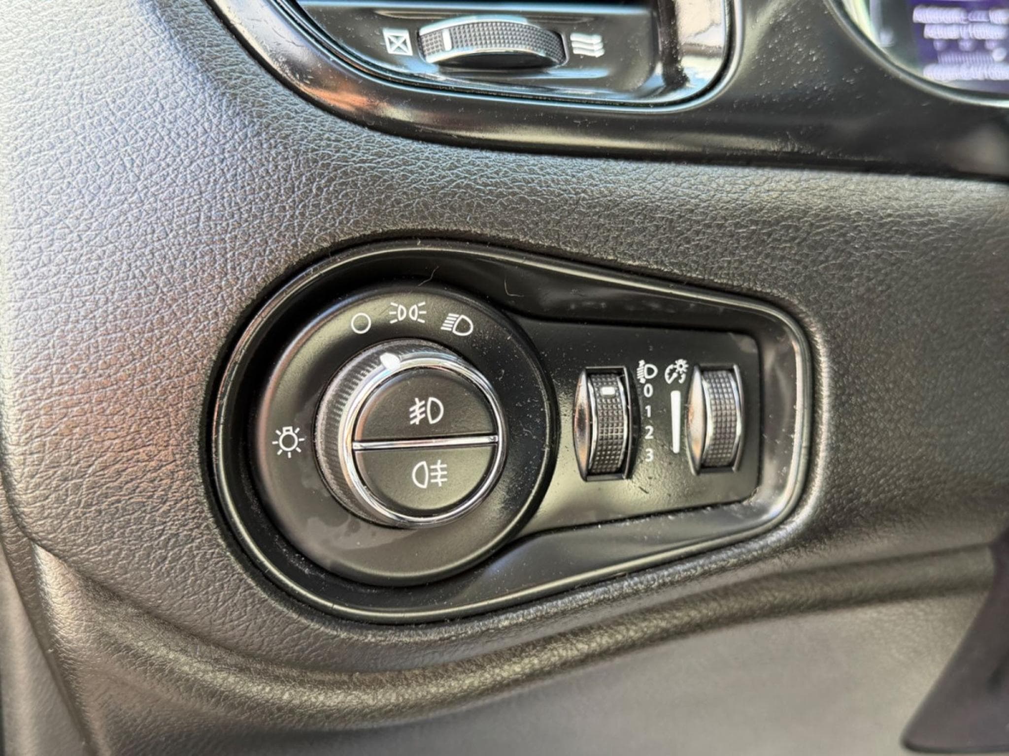 Jeep Renegade Longitude FWD (2018) - Photo 12