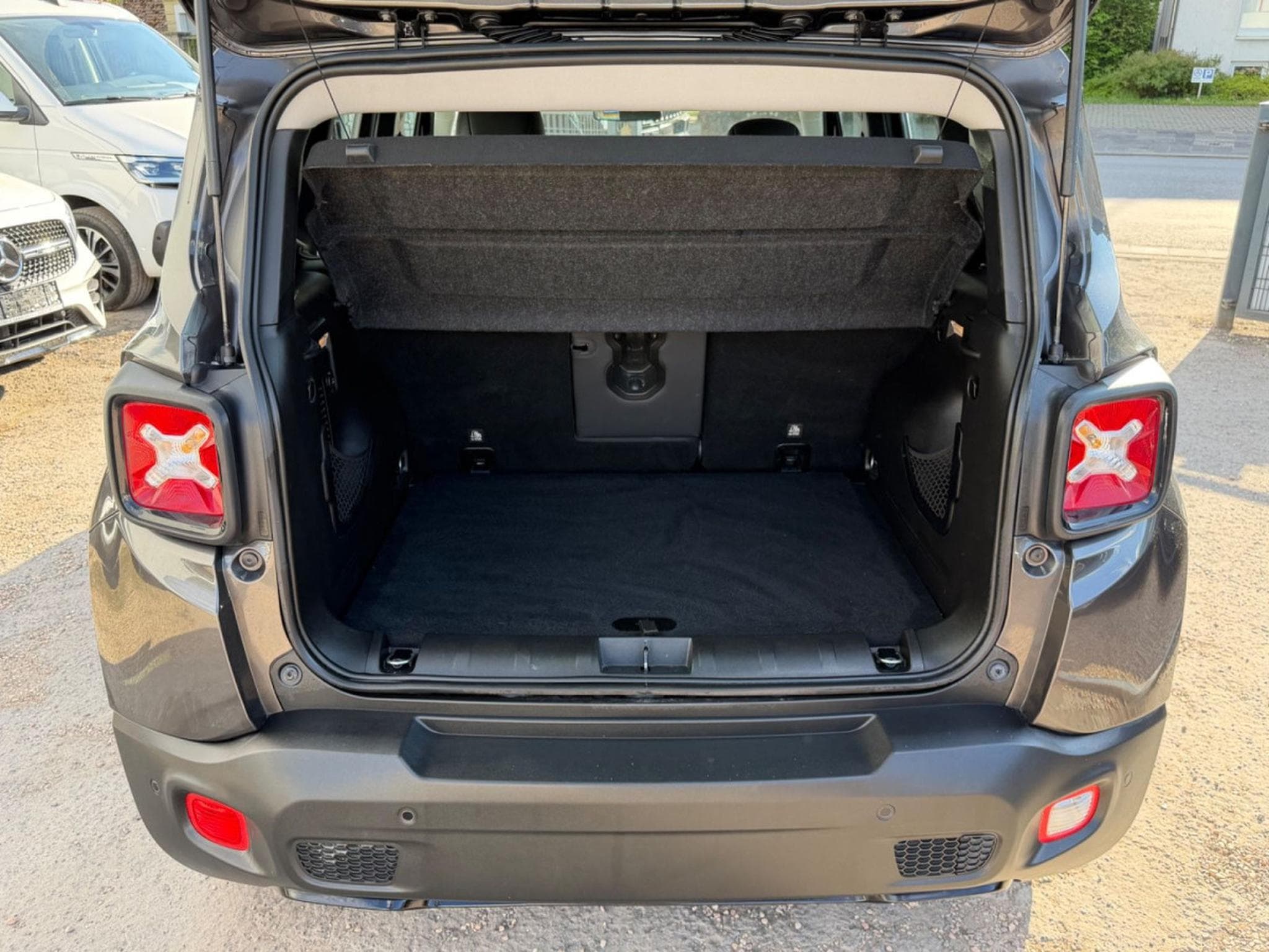 Jeep Renegade Longitude FWD (2018) - Photo 15