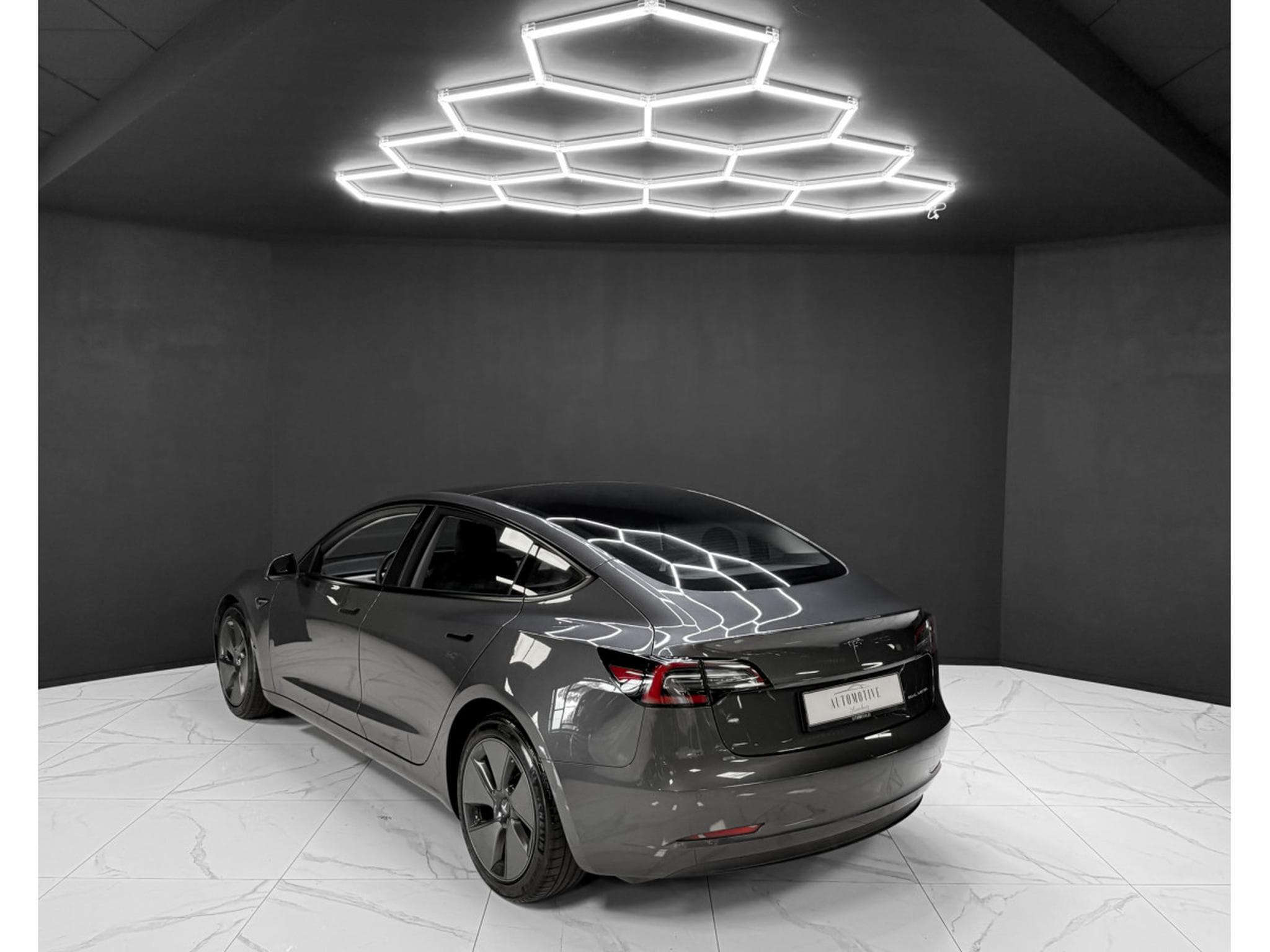 Tesla Model 3 Long Range Dual Motor (2022) - Photo 3