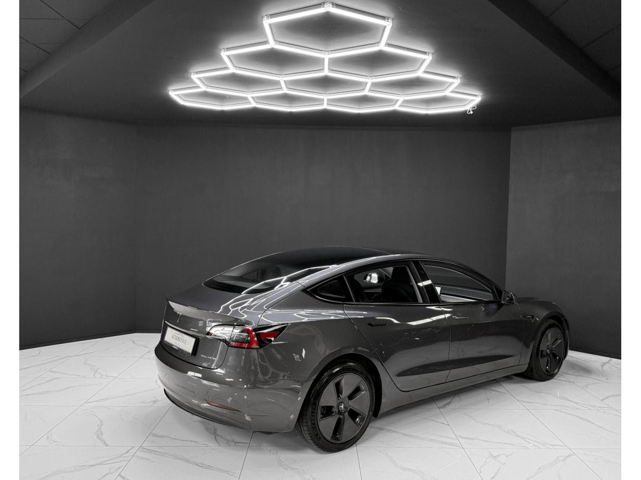Tesla Model 3 Long Range Dual Motor (2022) - Photo 5