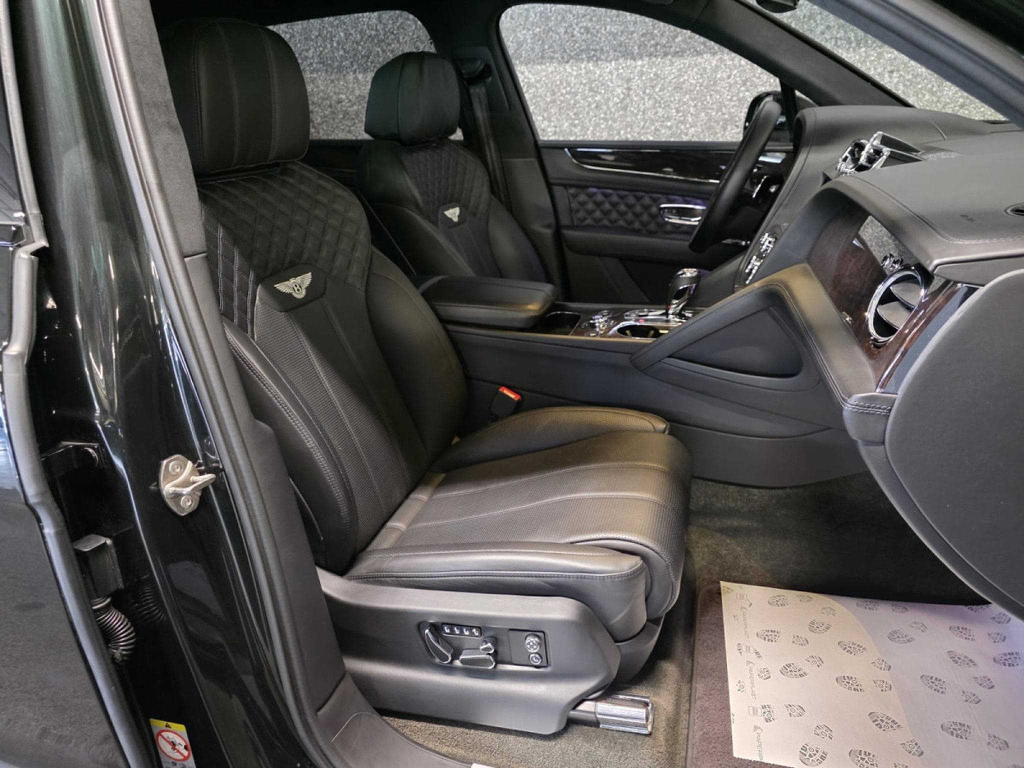 Bentley Bentayga Bentayga 4.0 V8 4WD PANO CUIR COC SOFTCLOSE (2023) - Photo 10