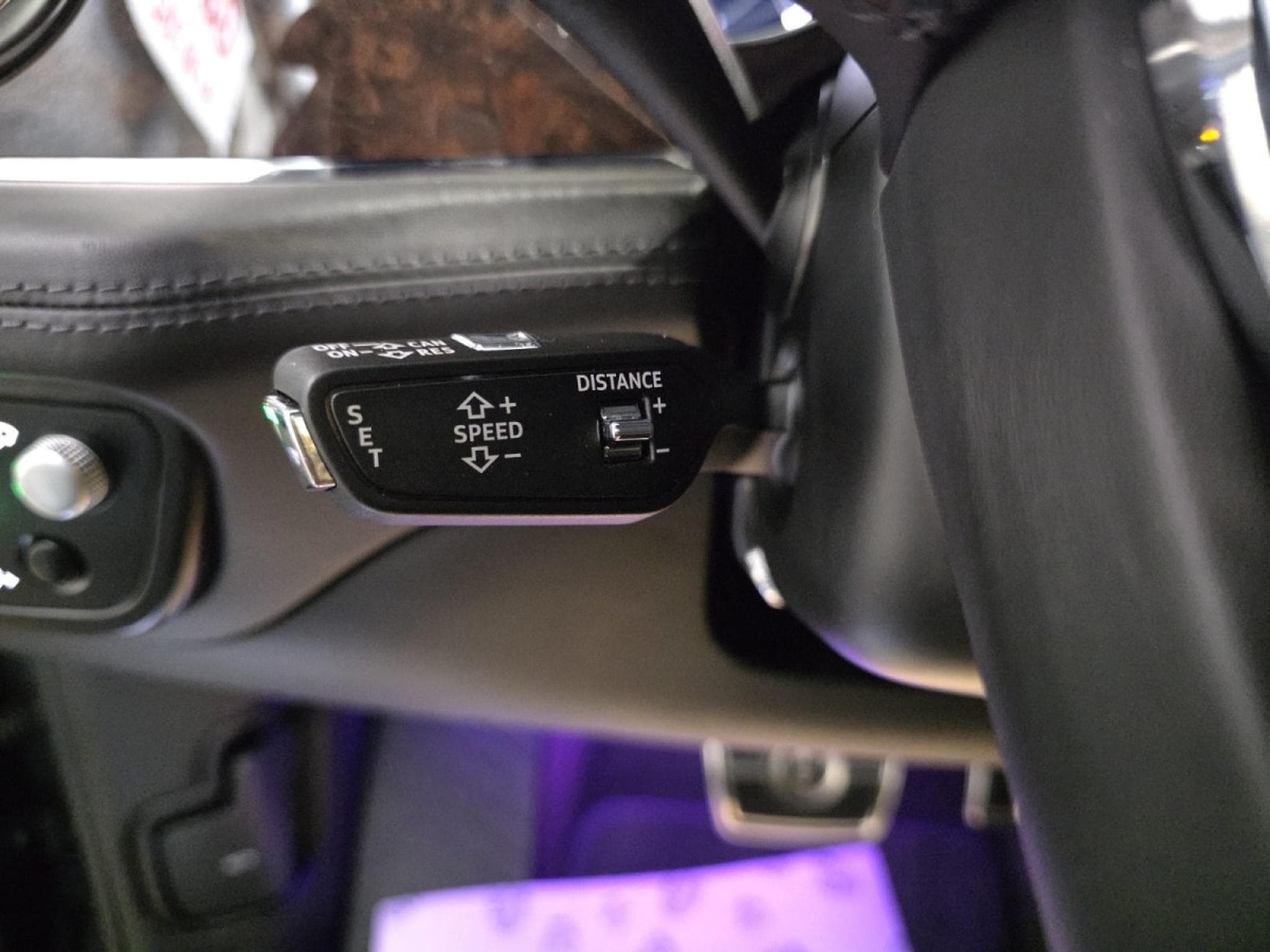 Bentley Bentayga Bentayga 4.0 V8 4WD PANO CUIR COC SOFTCLOSE (2023) - Photo 23