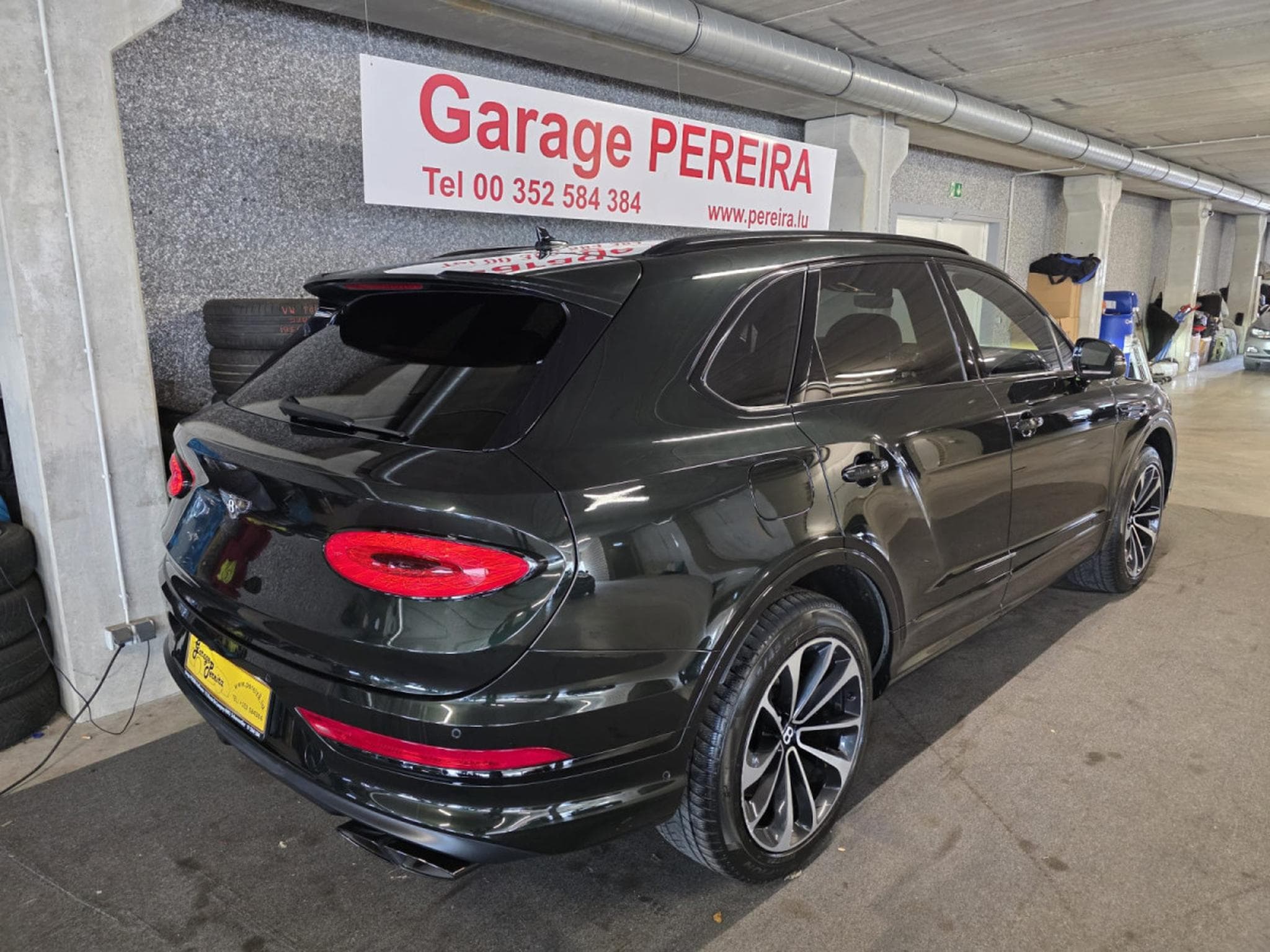 Bentley Bentayga Bentayga 4.0 V8 4WD PANO CUIR COC SOFTCLOSE (2023) - Photo 3