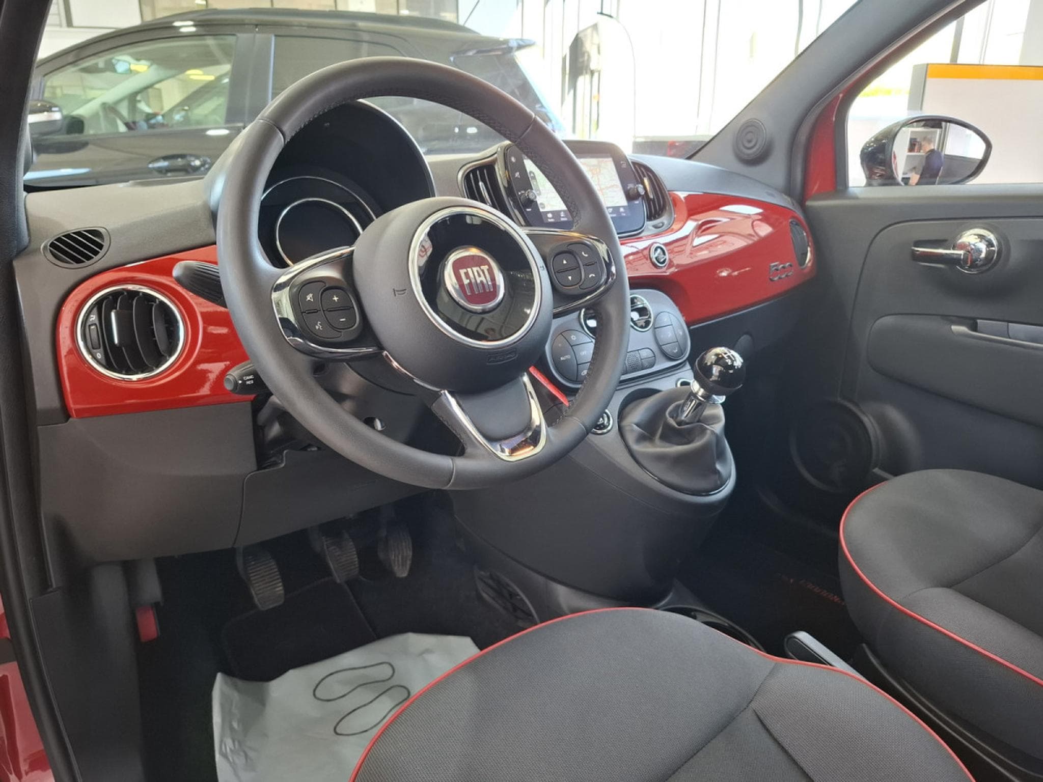 Fiat 500 1.0 Hybrid 70, EDITION RED, 1 HAND, NAVI, ALU 16'',REGUL ,PA (2021) - Photo 9