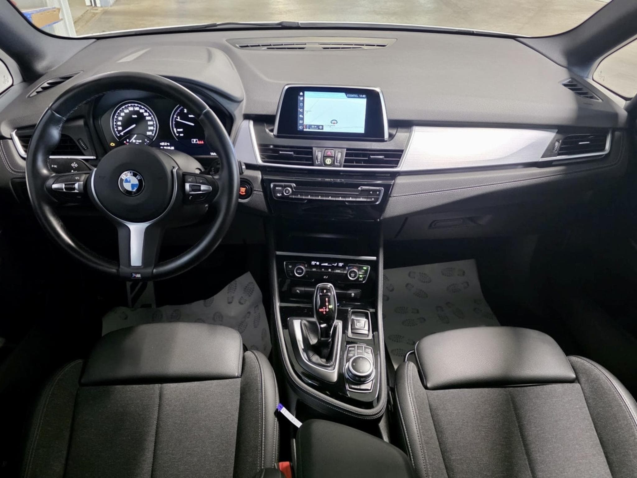 BMW 218 D FACELIFT M SPORT PAKET CUIR NAVI 1 HAND (2021) - Photo 6