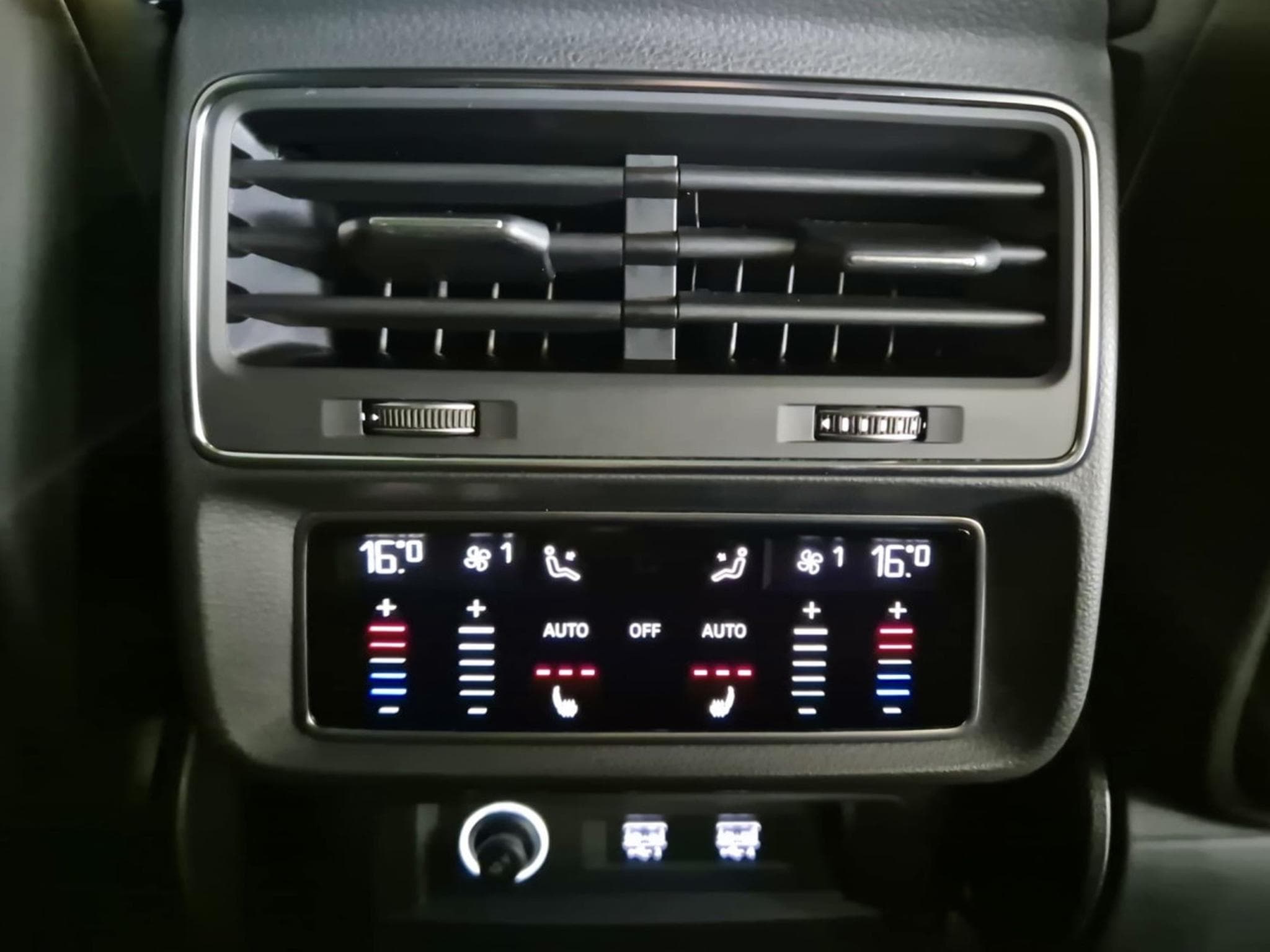 Audi Q8 50 TDI QUATTRO 3X S-LINE BANG OLUFSEN HEAD UP PANO CUIR NAVI (2019) - Photo 16