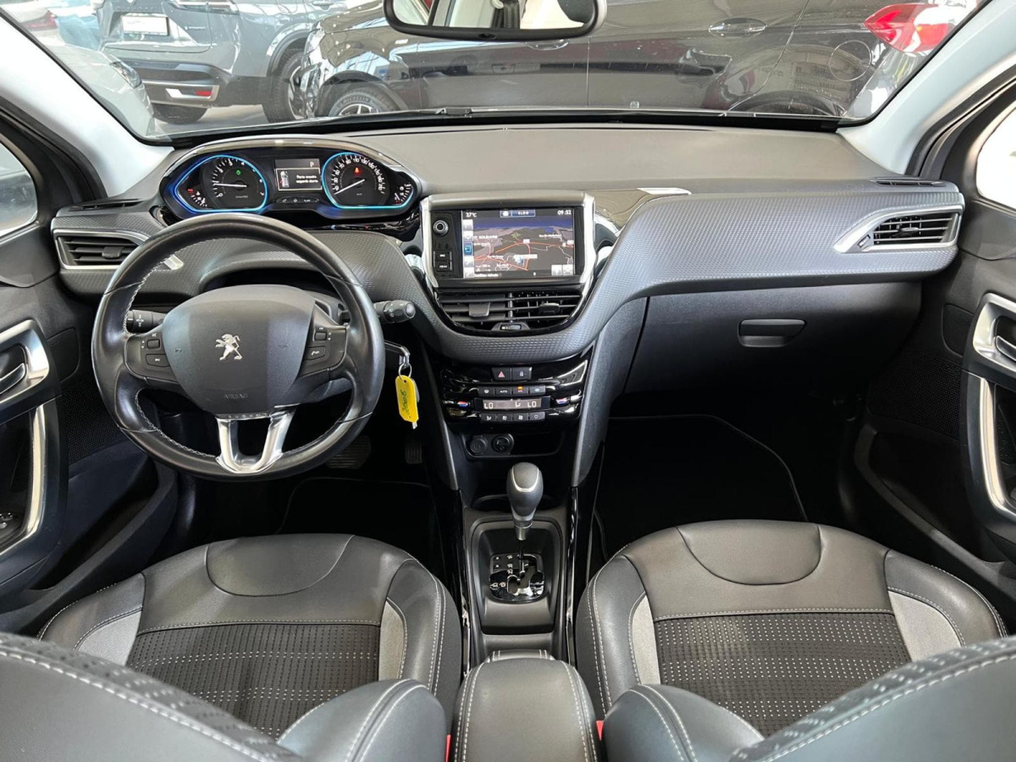 Peugeot 2008 ALLURE B.AUTO, 110CV, NAVI, PANORAMIQUE, BLUETOOTH, ALU 16'' (2016) - Photo 11