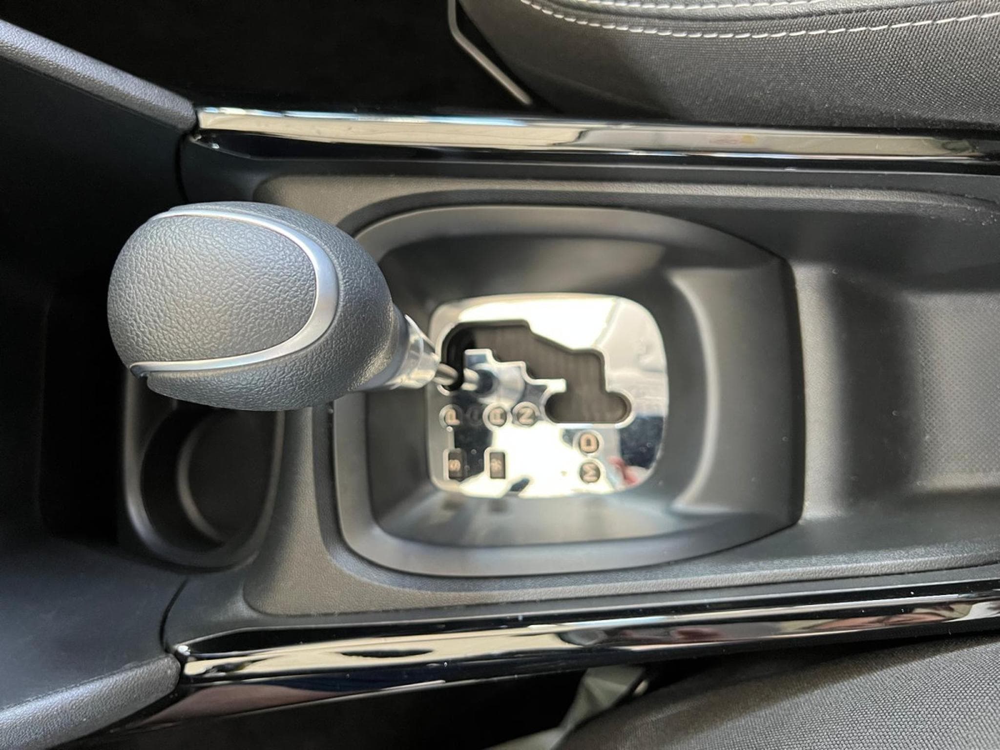 Peugeot 2008 ALLURE B.AUTO, 110CV, NAVI, PANORAMIQUE, BLUETOOTH, ALU 16'' (2016) - Photo 14