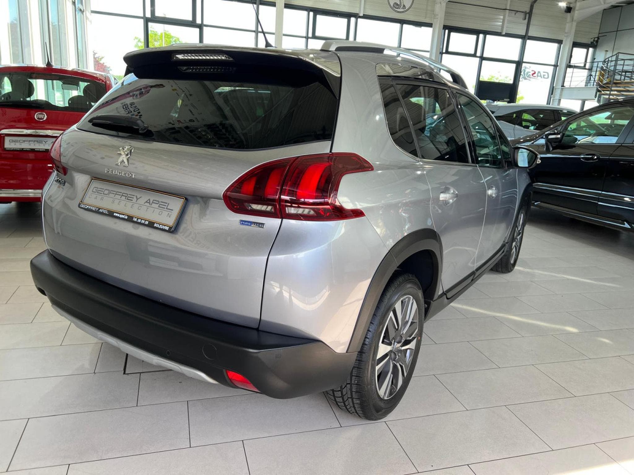 Peugeot 2008 ALLURE B.AUTO, 110CV, NAVI, PANORAMIQUE, BLUETOOTH, ALU 16'' (2016) - Photo 2