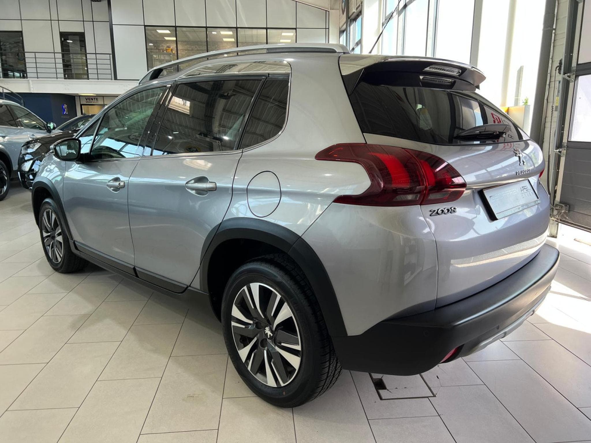 Peugeot 2008 ALLURE B.AUTO, 110CV, NAVI, PANORAMIQUE, BLUETOOTH, ALU 16'' (2016) - Photo 3