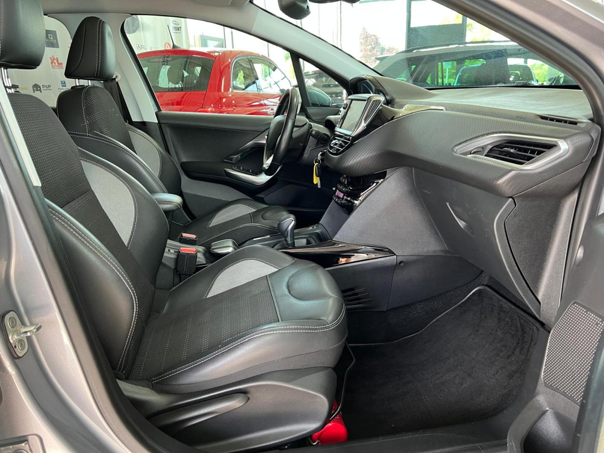 Peugeot 2008 ALLURE B.AUTO, 110CV, NAVI, PANORAMIQUE, BLUETOOTH, ALU 16'' (2016) - Photo 5