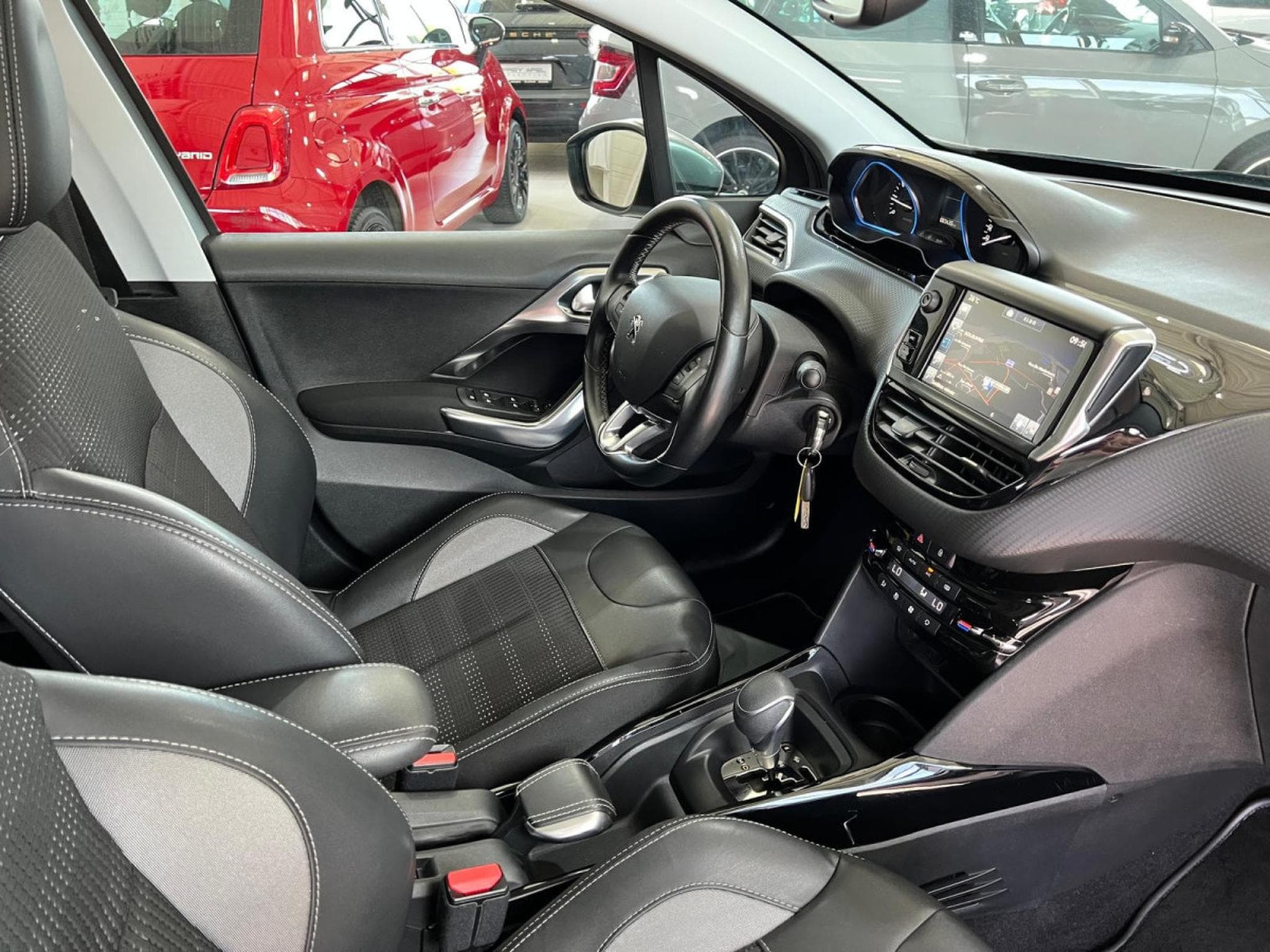 Peugeot 2008 ALLURE B.AUTO, 110CV, NAVI, PANORAMIQUE, BLUETOOTH, ALU 16'' (2016) - Photo 6