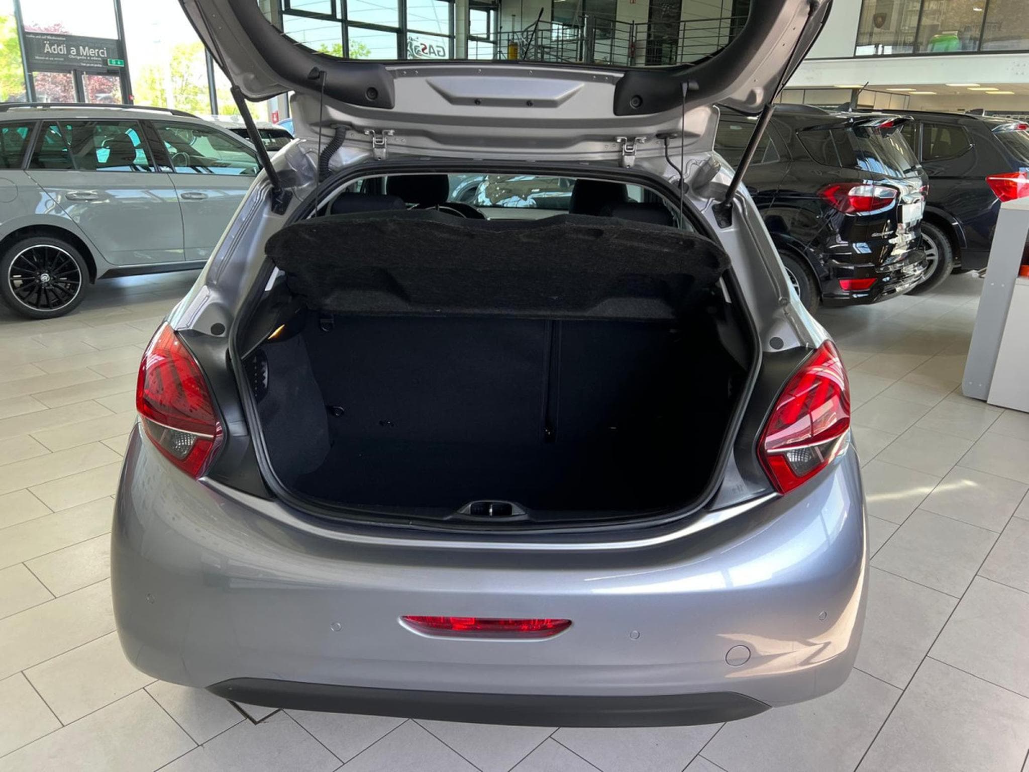 Peugeot 208 Signature 110, NAVI, PDC , BLUETOOTH, LED, KM 30000 (2019) - Photo 16