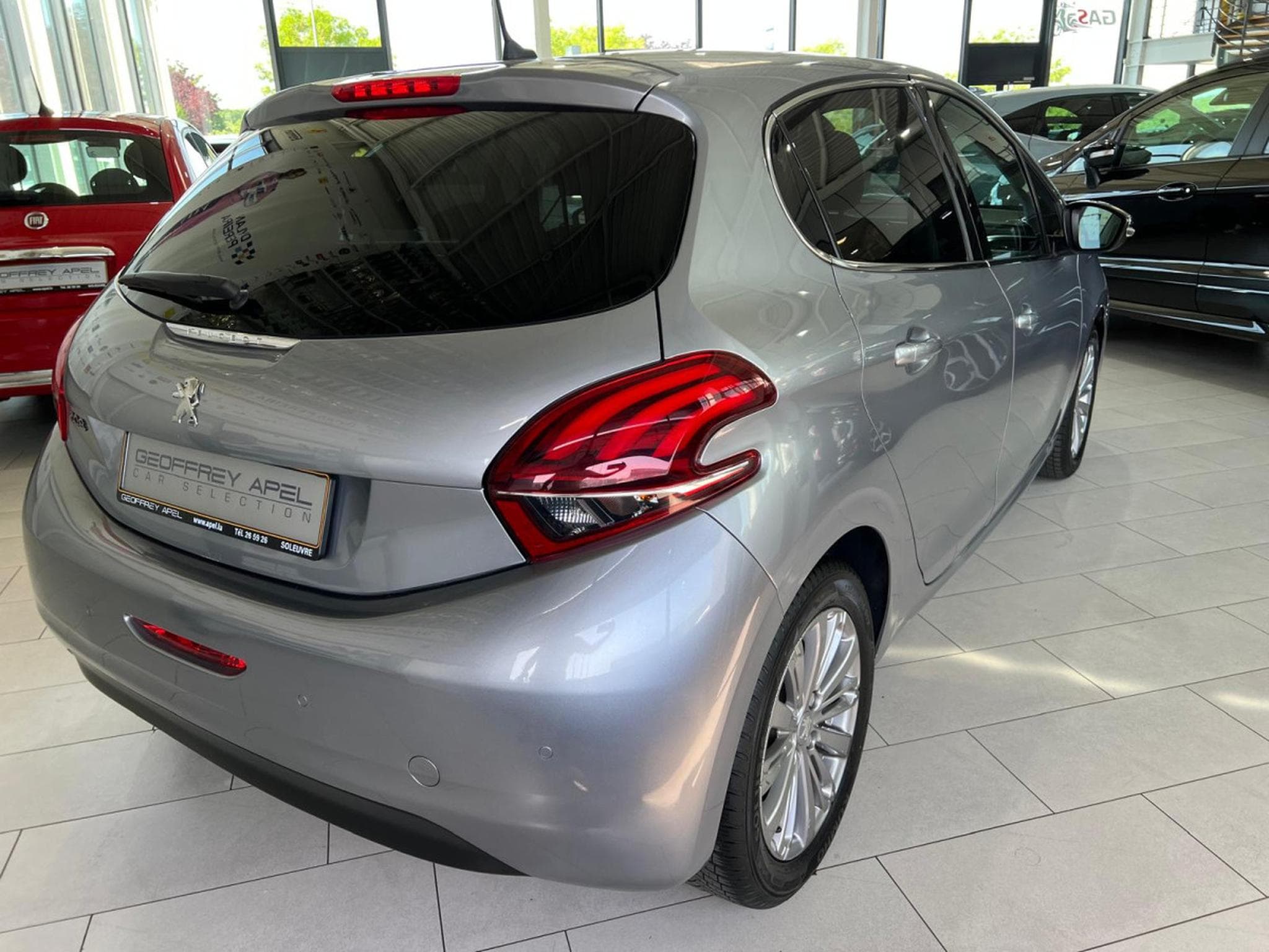 Peugeot 208 Signature 110, NAVI, PDC , BLUETOOTH, LED, KM 30000 (2019) - Photo 2