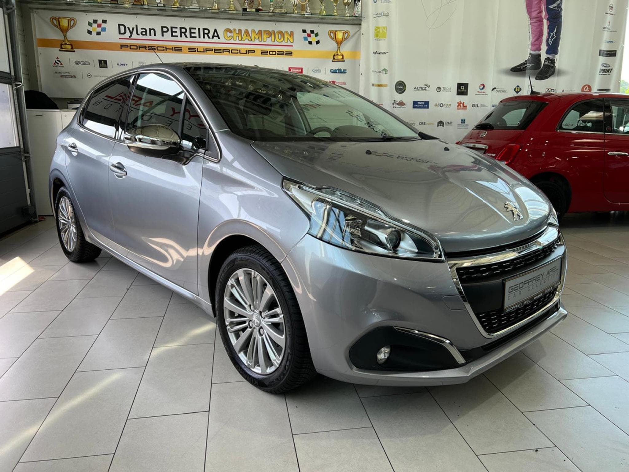 Peugeot 208 Signature 110, NAVI, PDC , BLUETOOTH, LED, KM 30000 (2019) - Photo 4