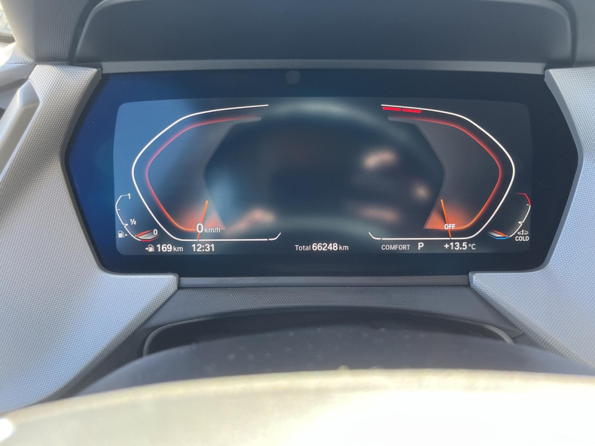 BMW 118 118i A 136cv 2xPDC Apple Carplay LED Camera (2023) - Photo 14