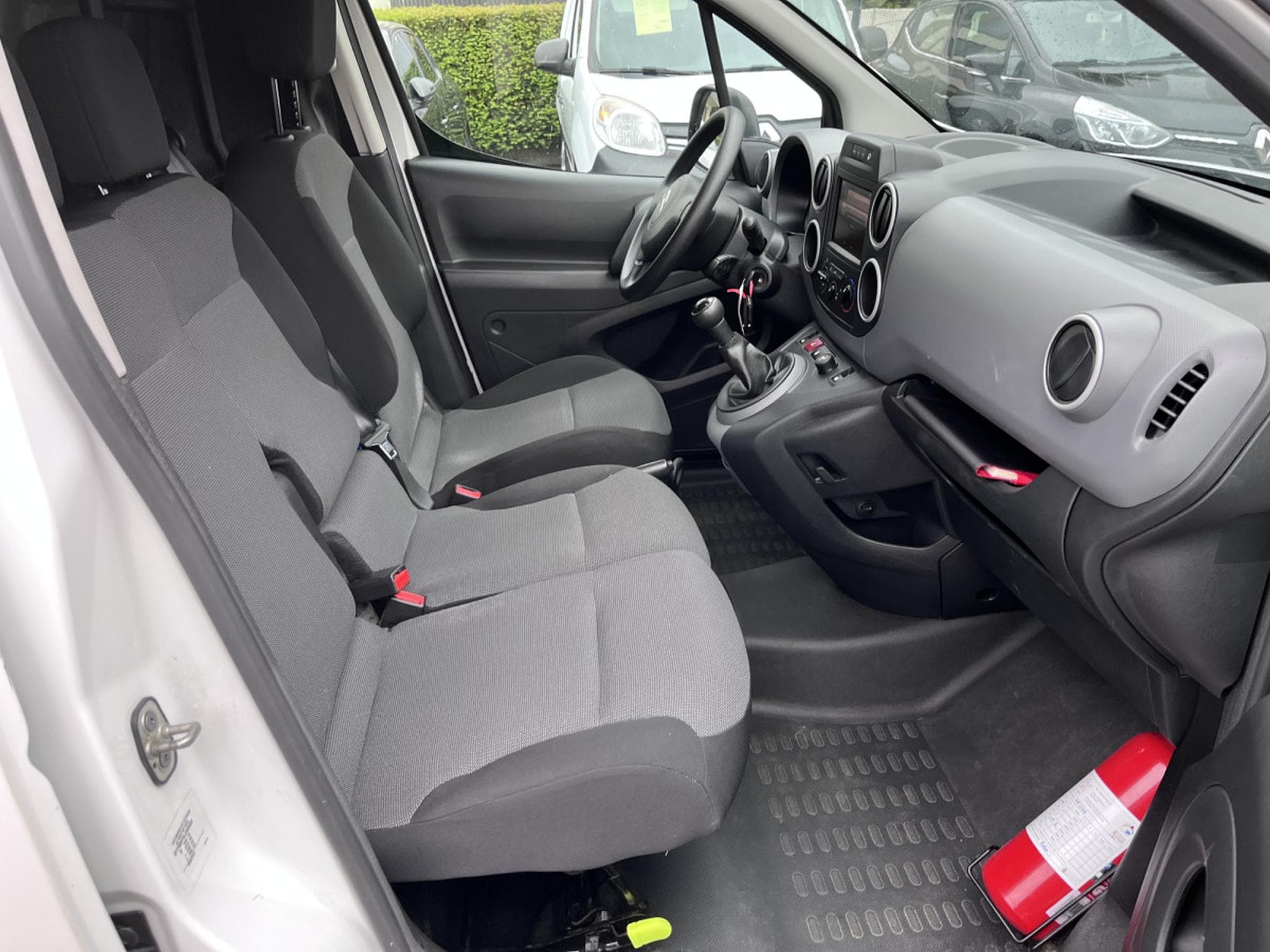 Citroën Berlingo 1.6 Blue Hdi 100cv 3 places Clim Tempomat PDC (2019) - Foto 10