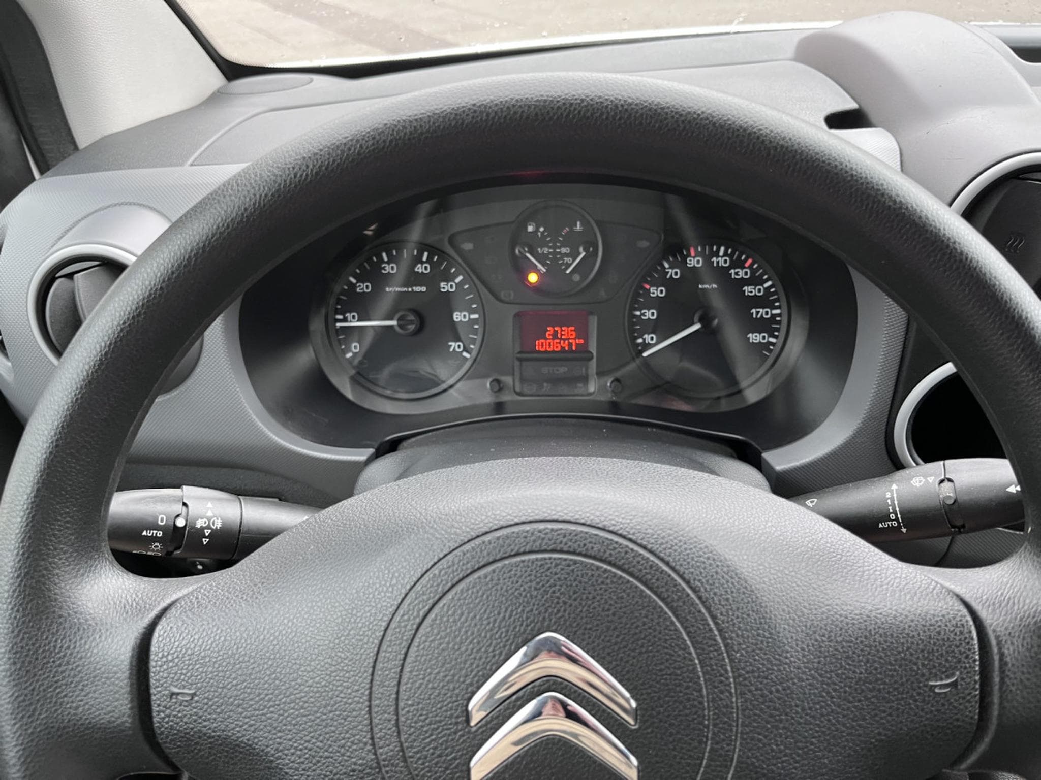Citroën Berlingo 1.6 Blue Hdi 100cv 3 places Clim Tempomat PDC (2019) - Foto 12