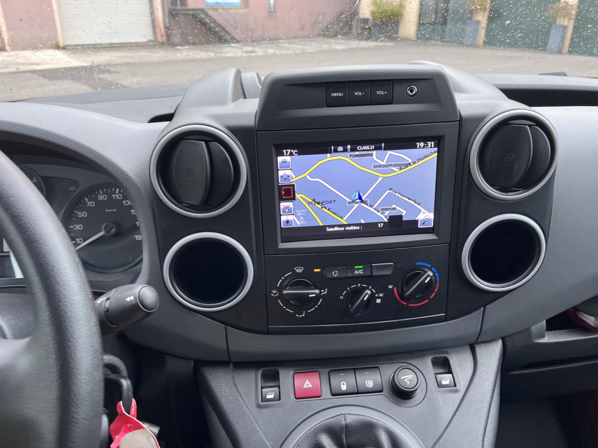 Citroën Berlingo 1.6 Blue Hdi 100cv 3 places Clim Tempomat PDC (2019) - Foto 13