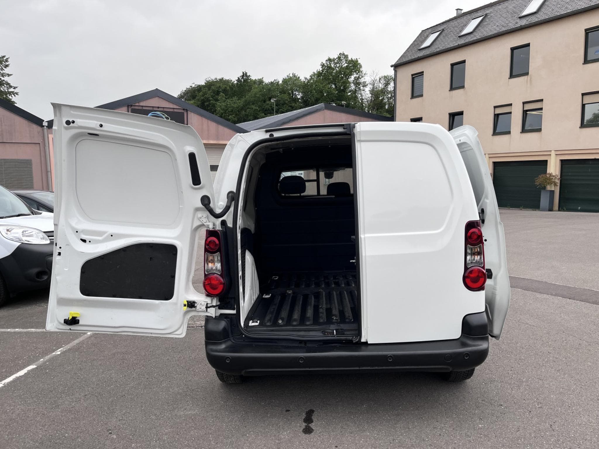Citroën Berlingo 1.6 Blue Hdi 100cv 3 places Clim Tempomat PDC (2019) - Foto 16