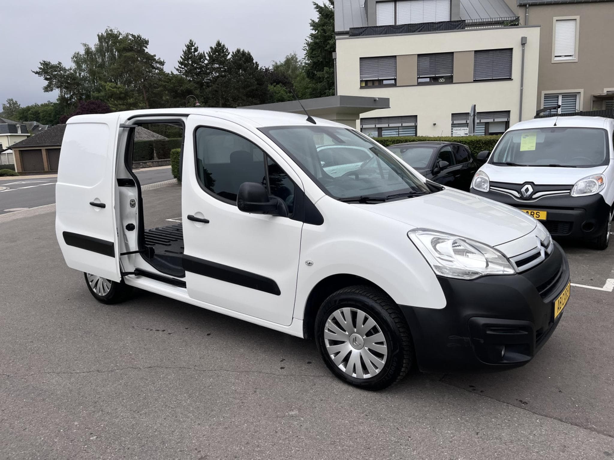 Citroën Berlingo 1.6 Blue Hdi 100cv 3 places Clim Tempomat PDC (2019) - Foto 17
