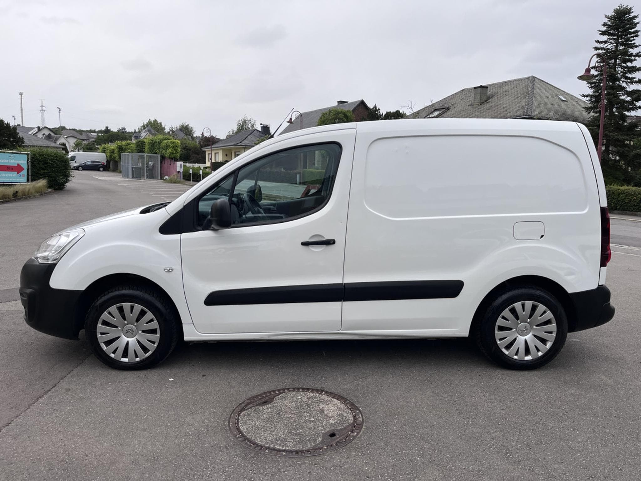 Citroën Berlingo 1.6 Blue Hdi 100cv 3 places Clim Tempomat PDC (2019) - Foto 6