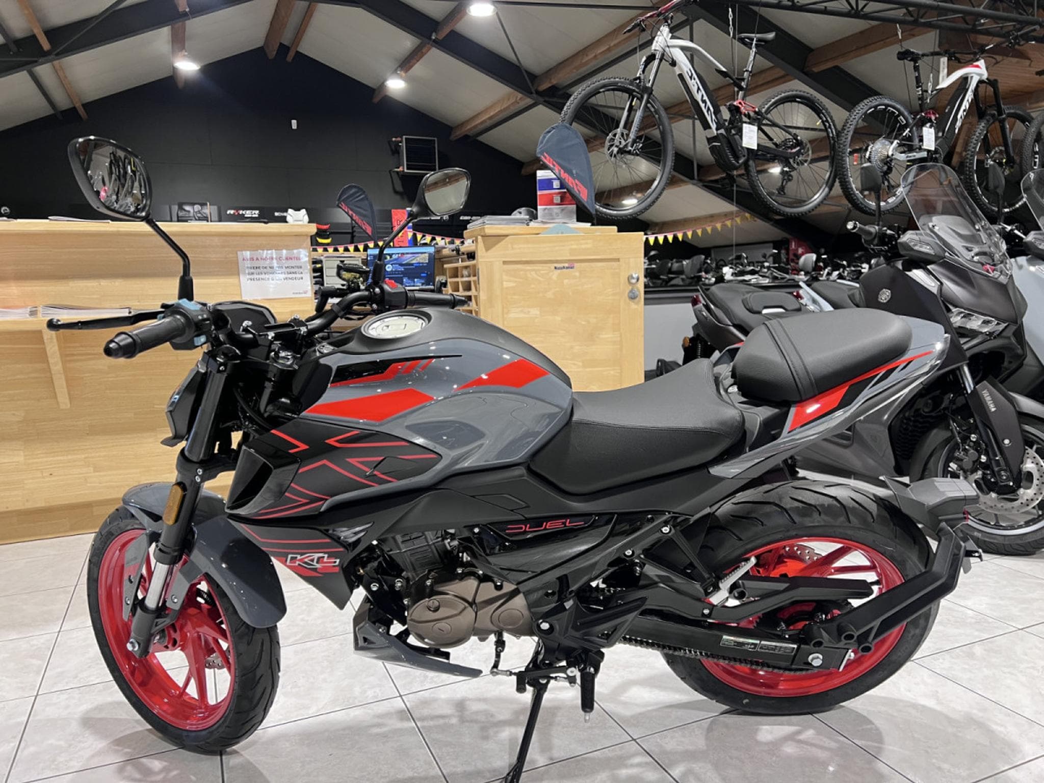 KL Motorcycle Duel 125 ABS (2026) - Photo 4