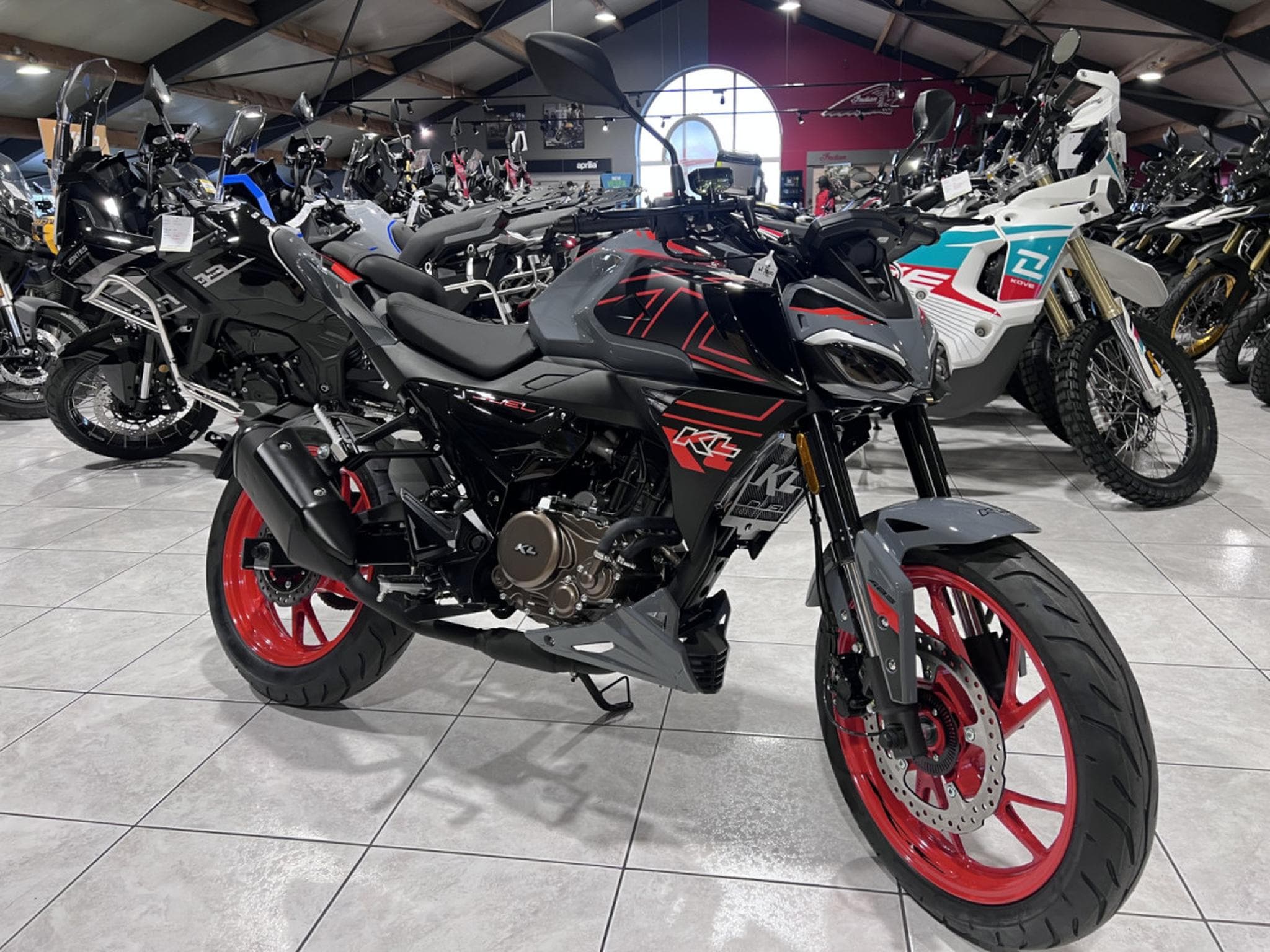 KL Motorcycle Duel 125 ABS (2026) - Photo 7