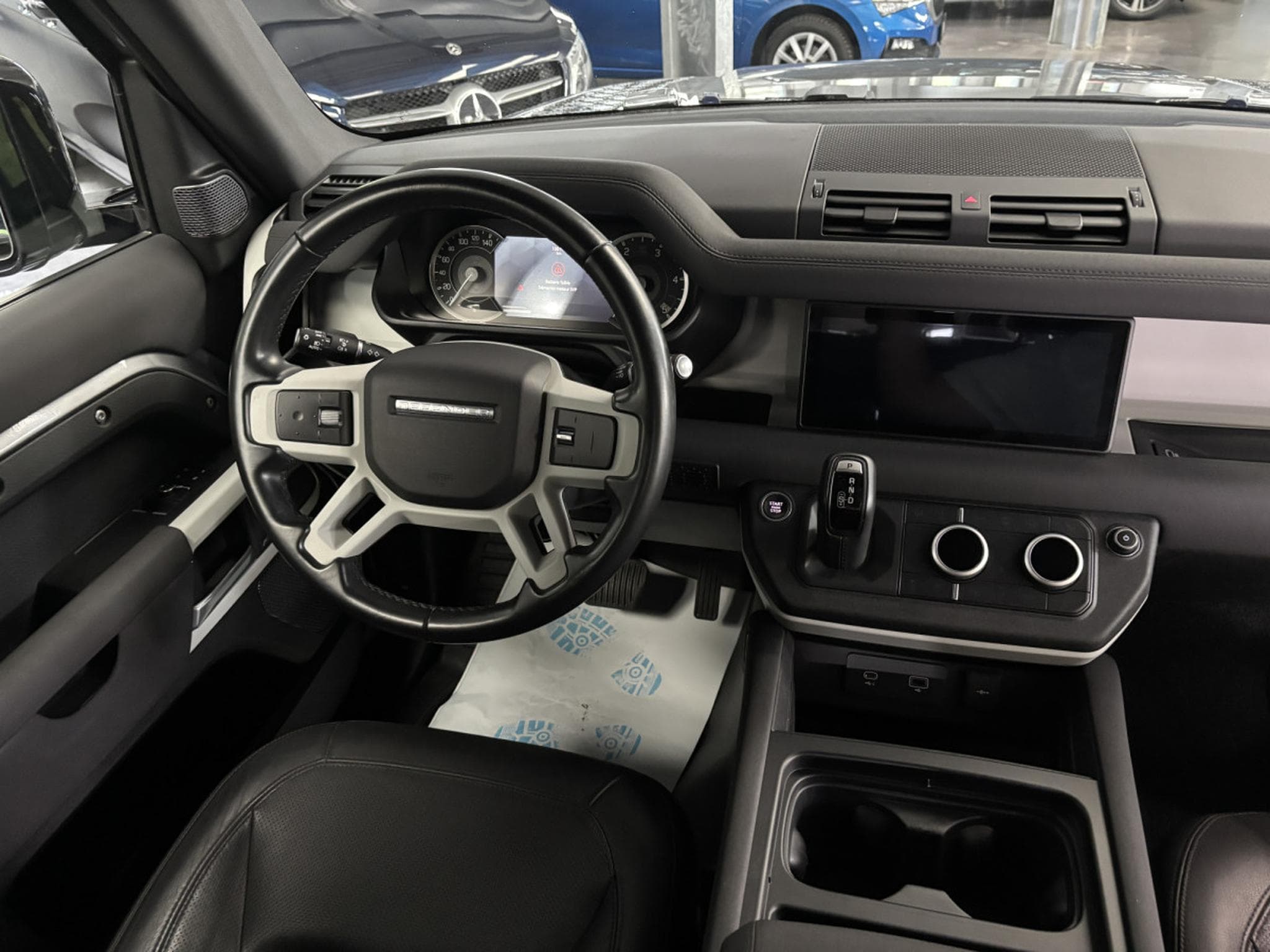 Land-Rover Defender 3.0D 90 AWD 200HP auto (2022) - Photo 11