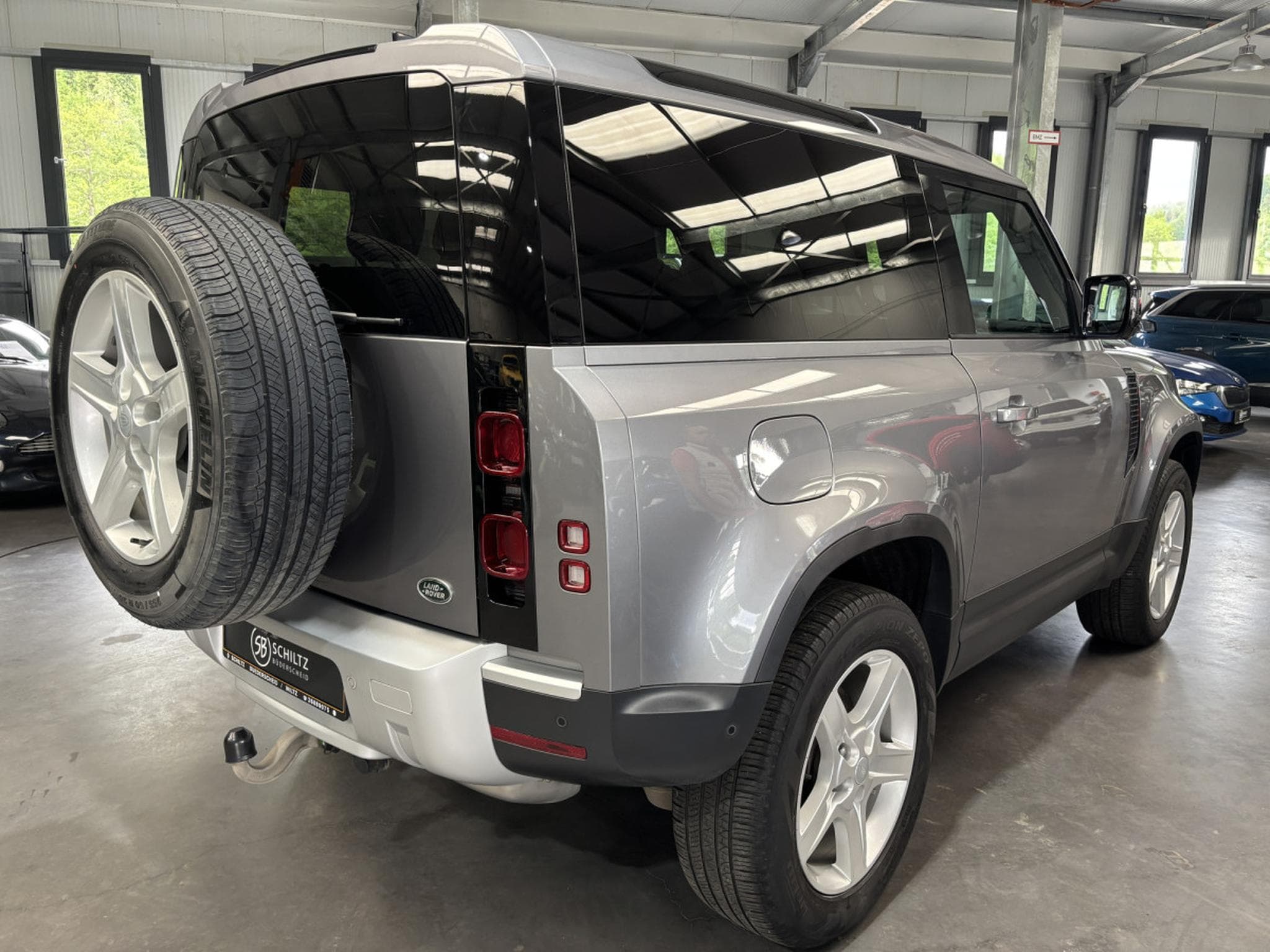 Land-Rover Defender 3.0D 90 AWD 200HP auto (2022) - Photo 2