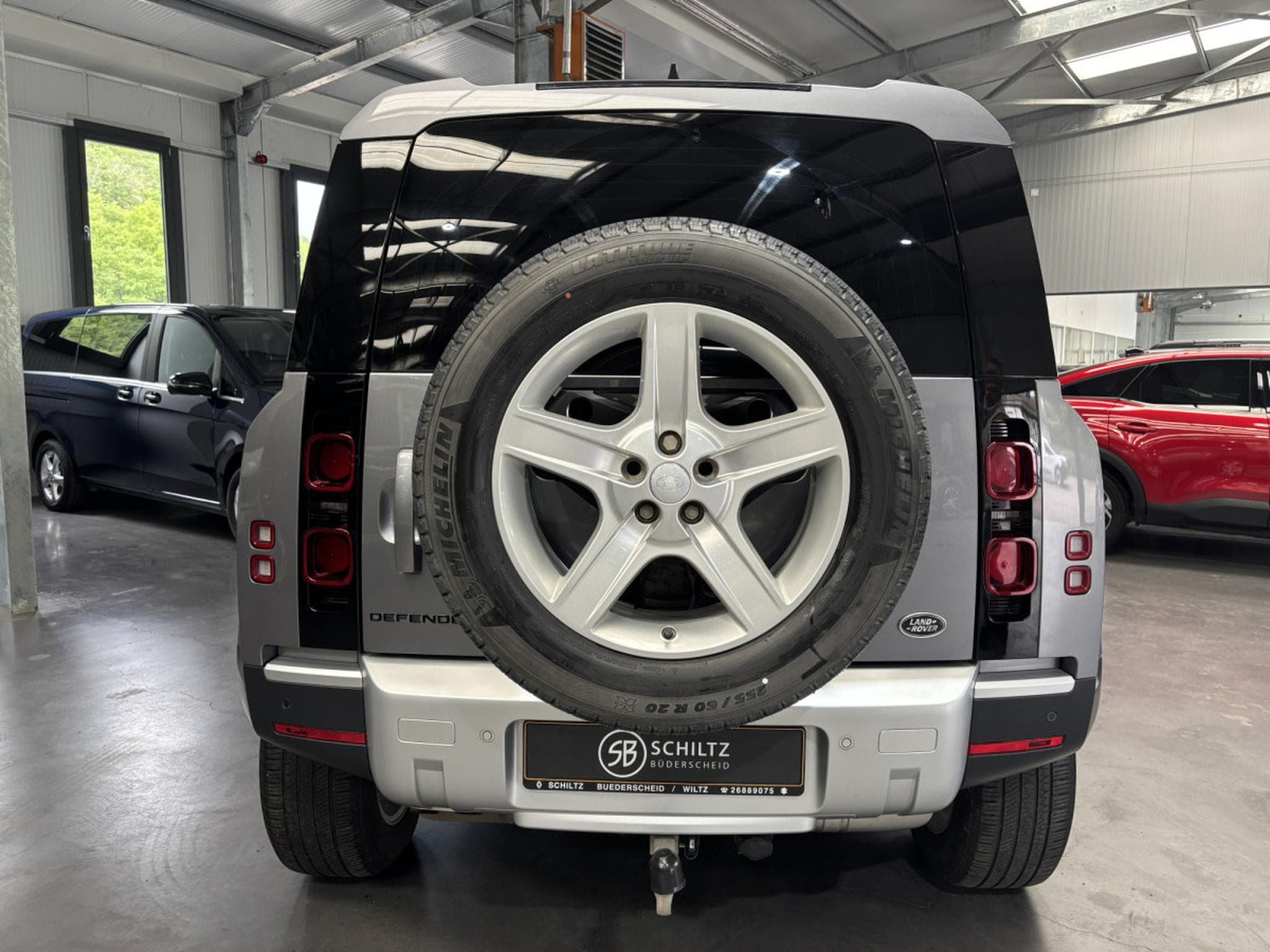 Land-Rover Defender 3.0D 90 AWD 200HP auto (2022) - Photo 3