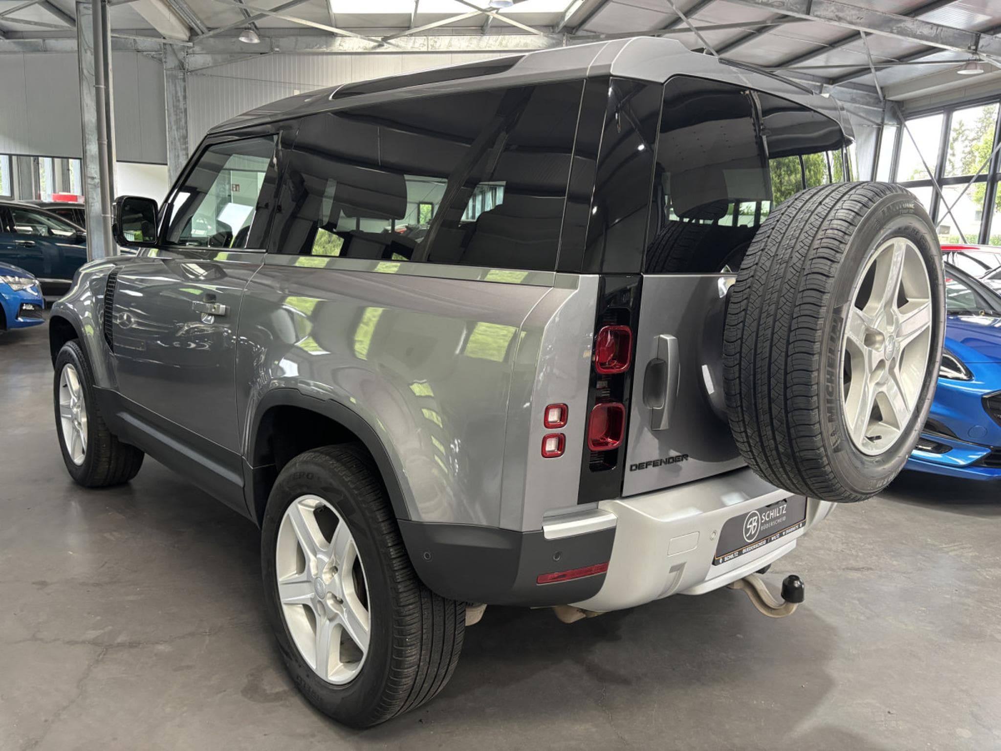 Land-Rover Defender 3.0D 90 AWD 200HP auto (2022) - Photo 4