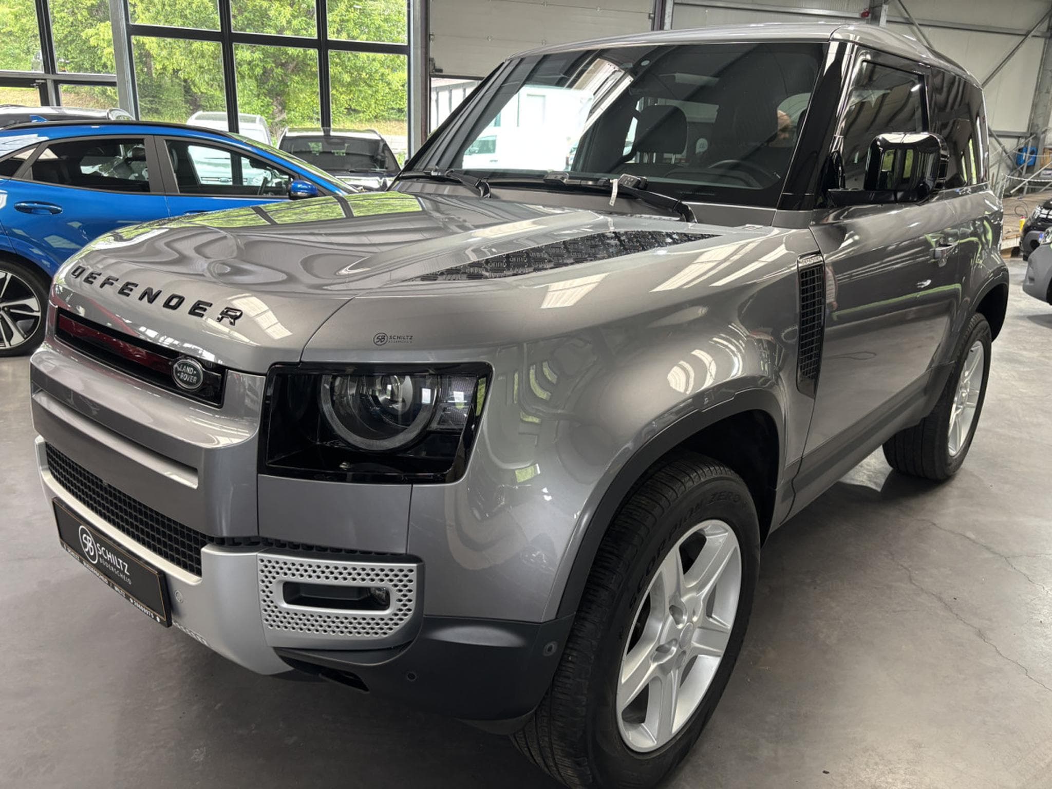 Land-Rover Defender 3.0D 90 AWD 200HP auto (2022) - Photo 6