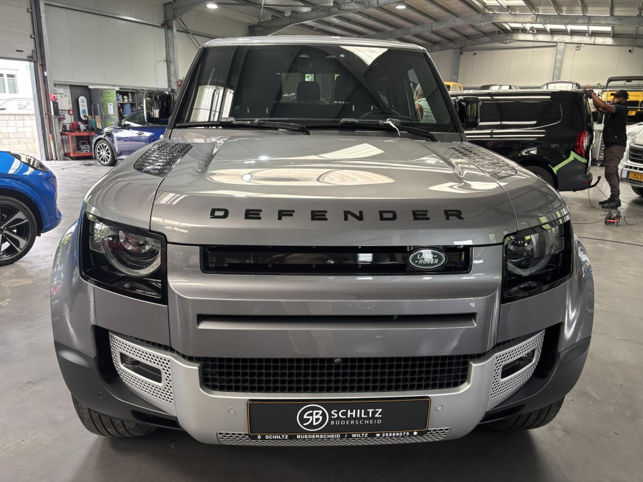 Land-Rover Defender 3.0D 90 AWD 200HP auto (2022) - Photo 7