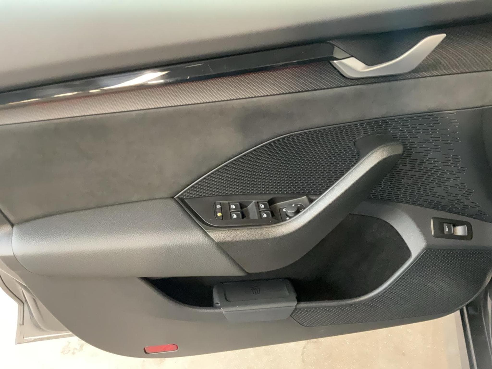 Skoda Octavia RS+DSG+LED+NAVI+Design-Sueda (2024) - Foto 14