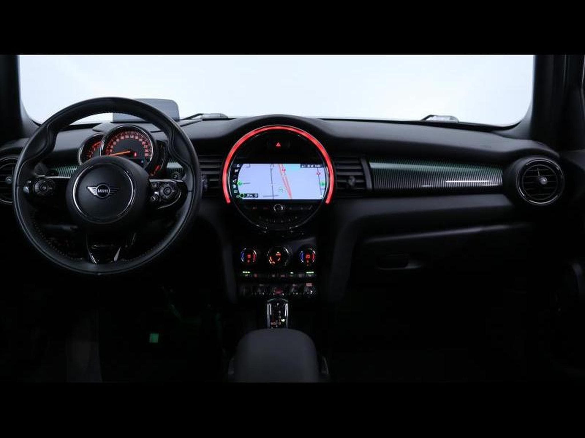 MINI Cooper hatch 60years Edition Steptronic DCT 7 (2020) - Photo 15