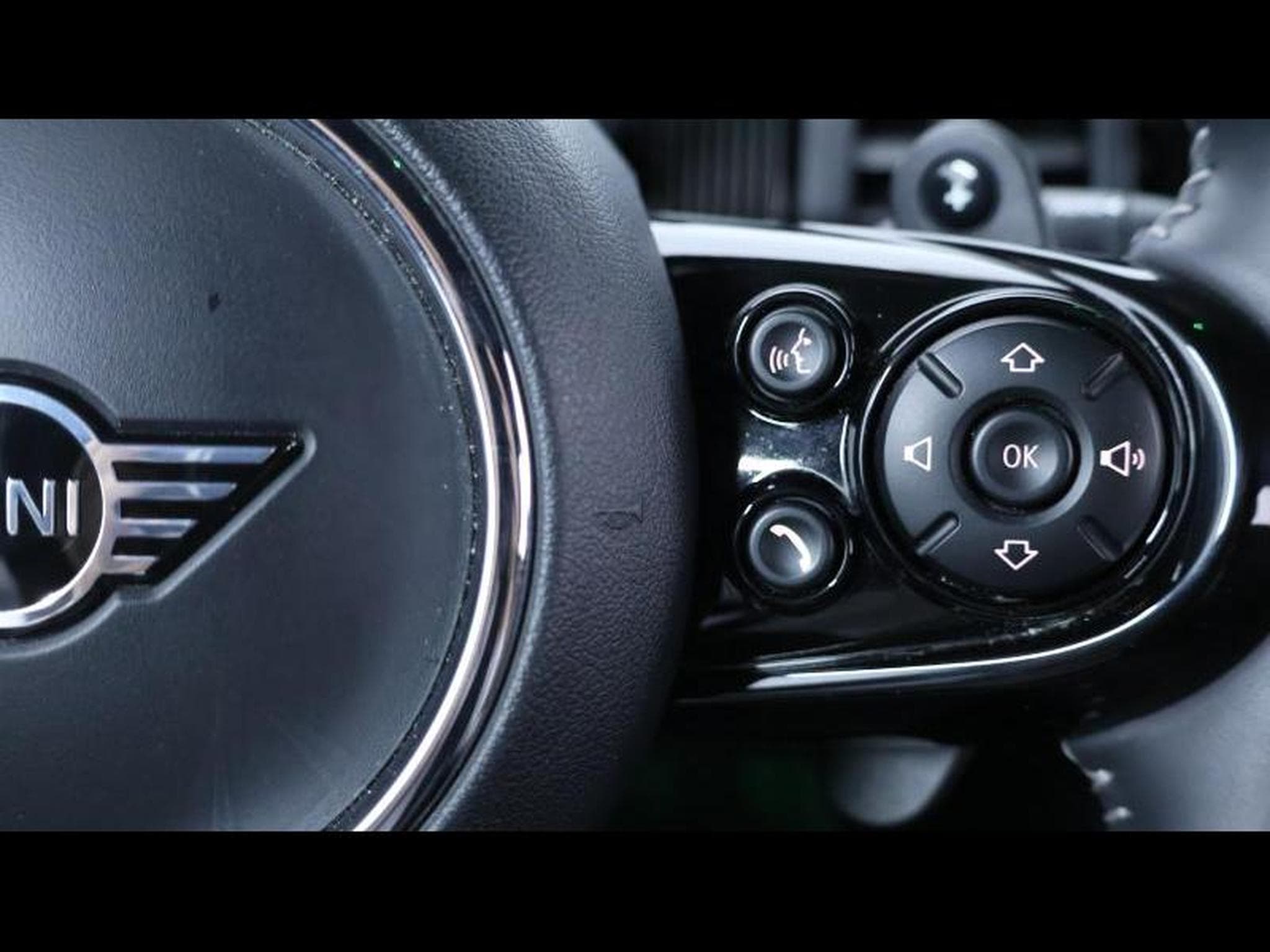 MINI Cooper hatch 60years Edition Steptronic DCT 7 (2020) - Photo 18
