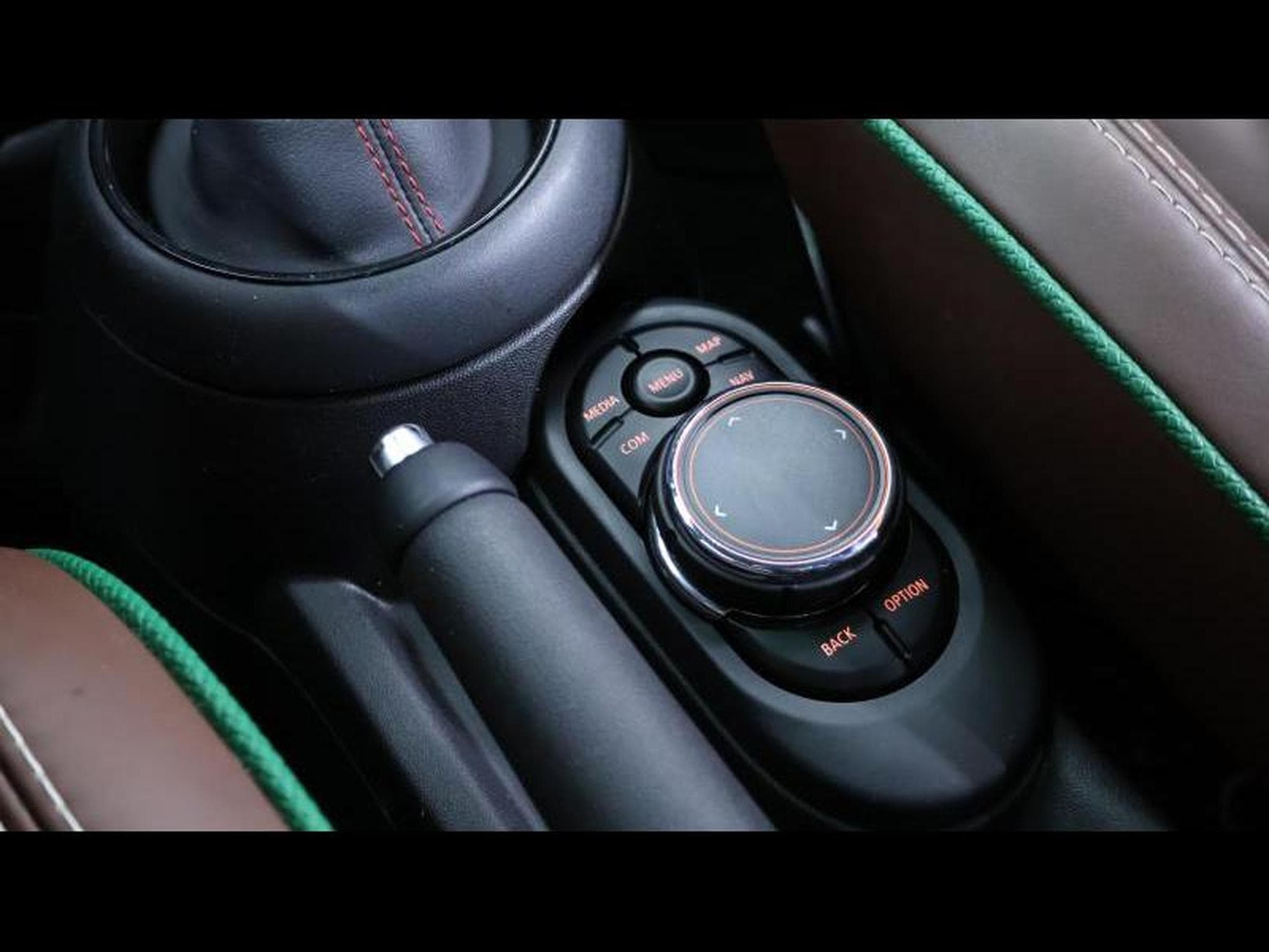 MINI Cooper hatch 60years Edition Steptronic DCT 7 (2020) - Photo 19