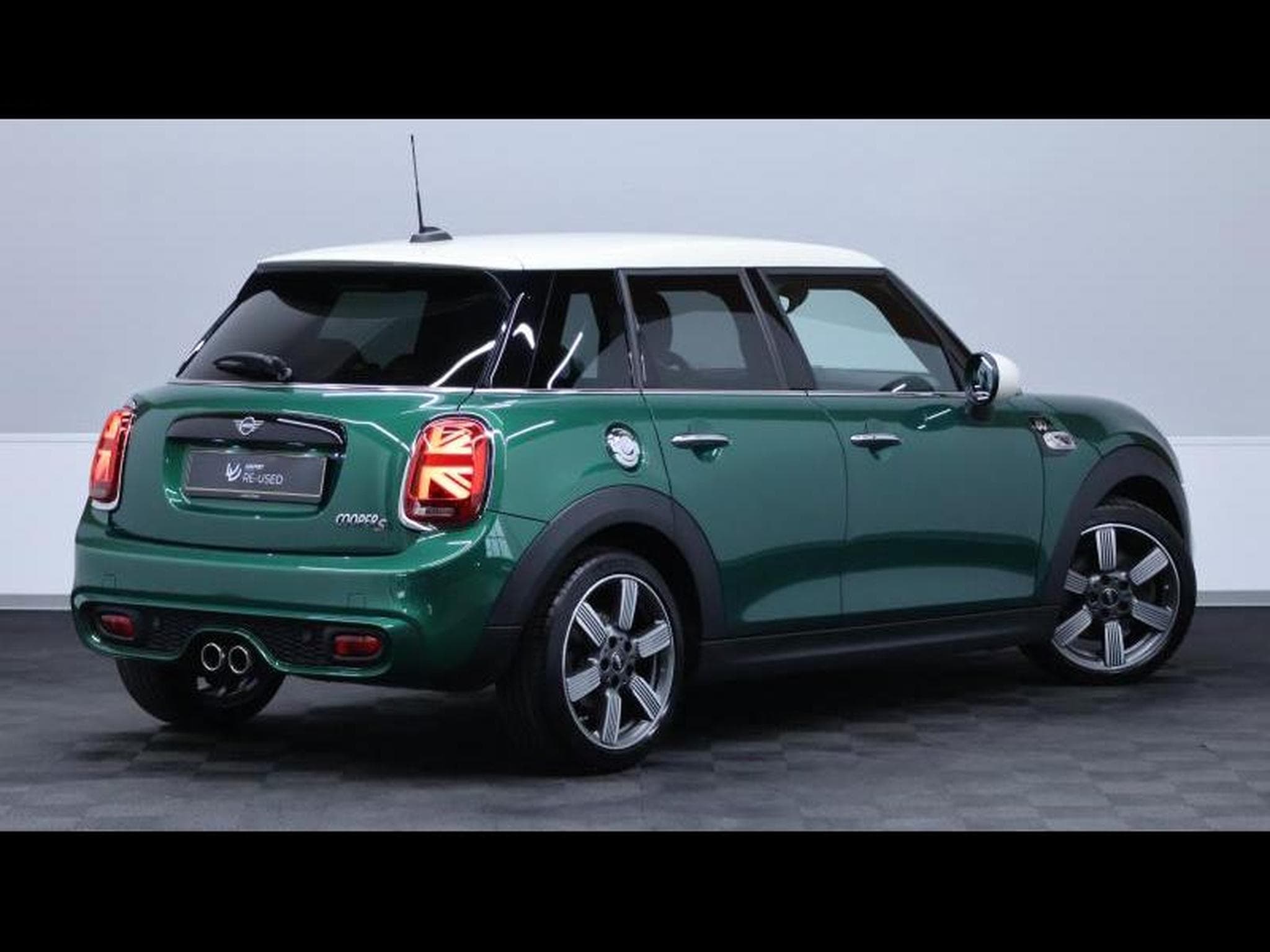 MINI Cooper hatch 60years Edition Steptronic DCT 7 (2020) - Photo 5