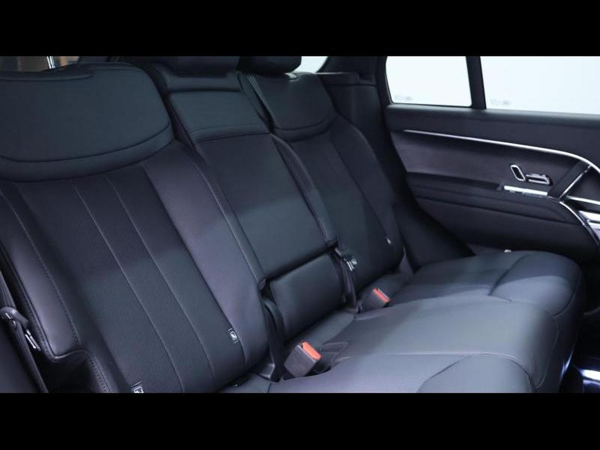 Land-Rover Range Rover SWB D300 SE AWD Auto (2026) - Photo 14