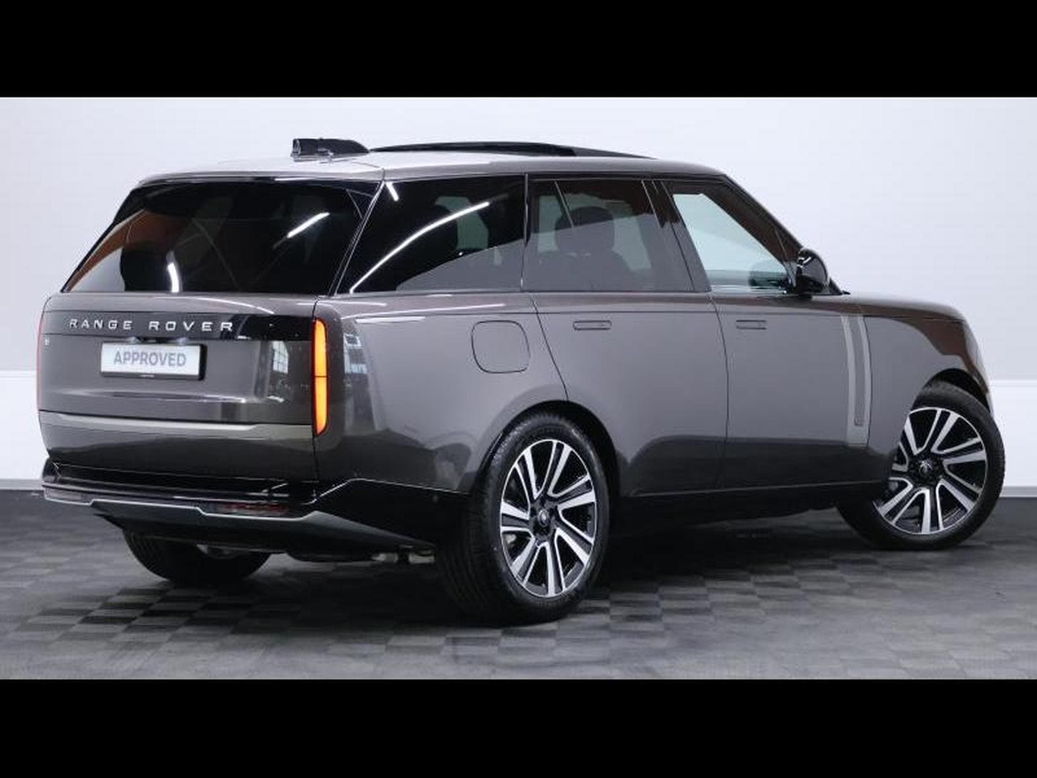 Land-Rover Range Rover SWB D300 SE AWD Auto (2026) - Photo 5